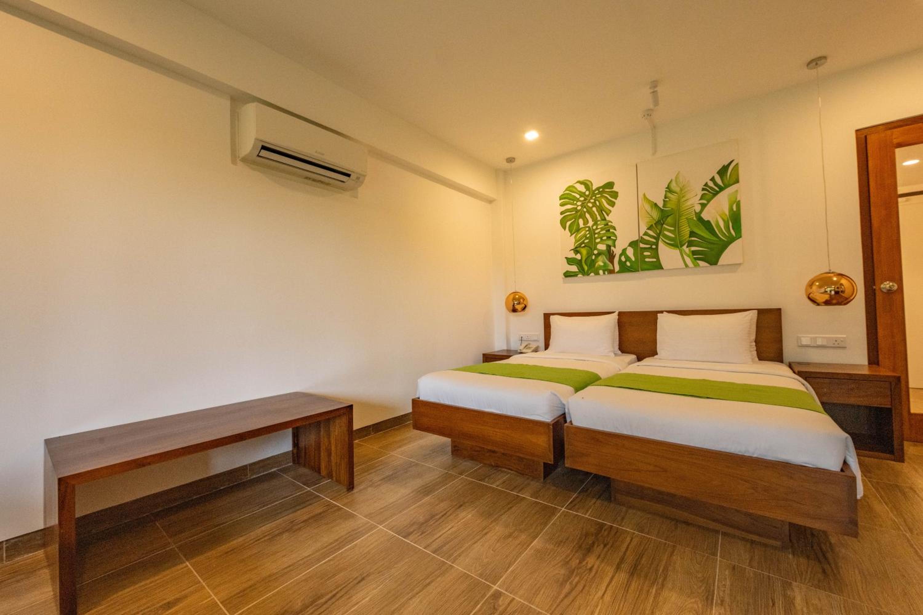 Standard Double or Twin Room with Garden View - Photo 12