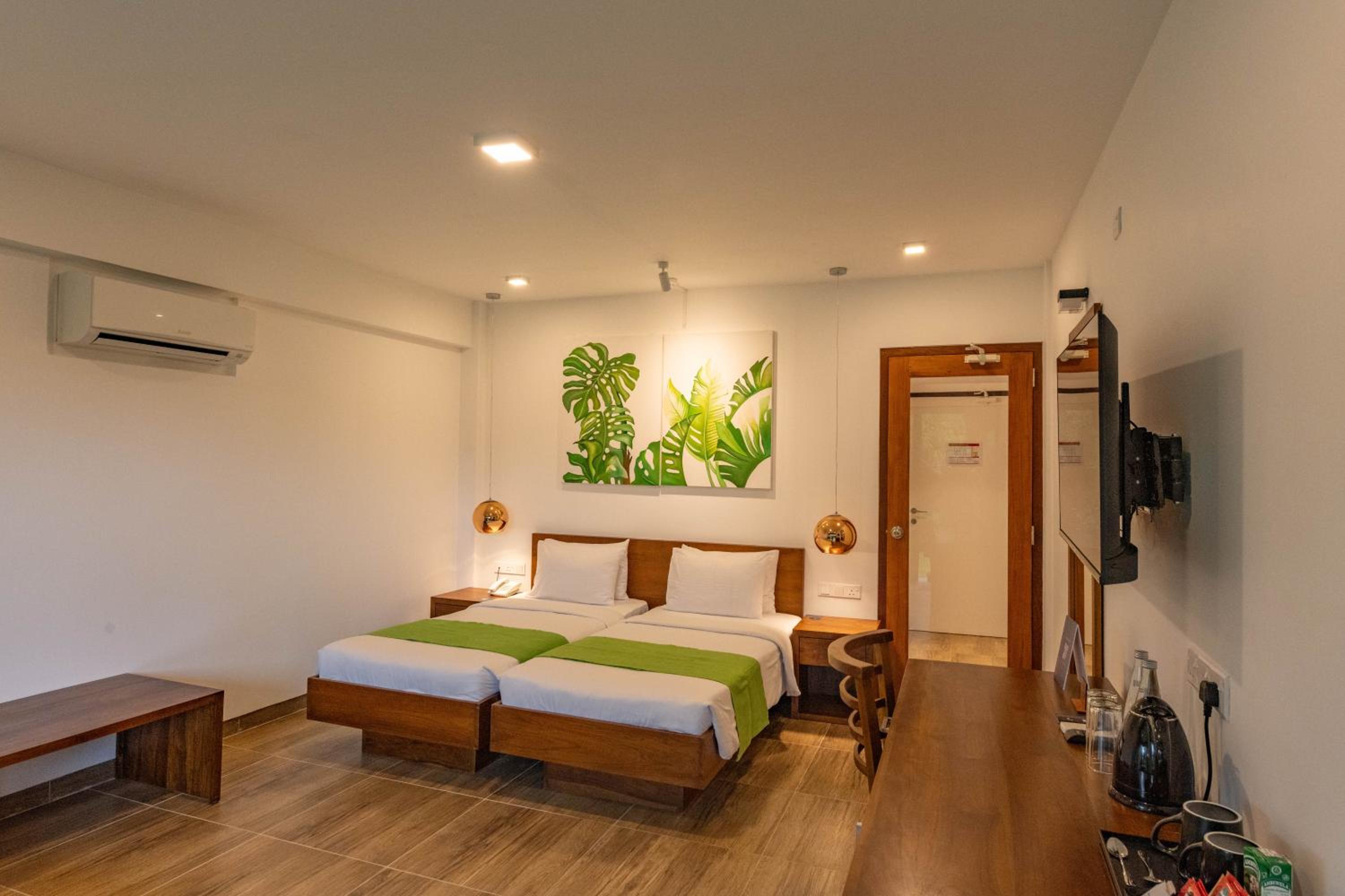 Standard Double or Twin Room with Garden View - Photo 17