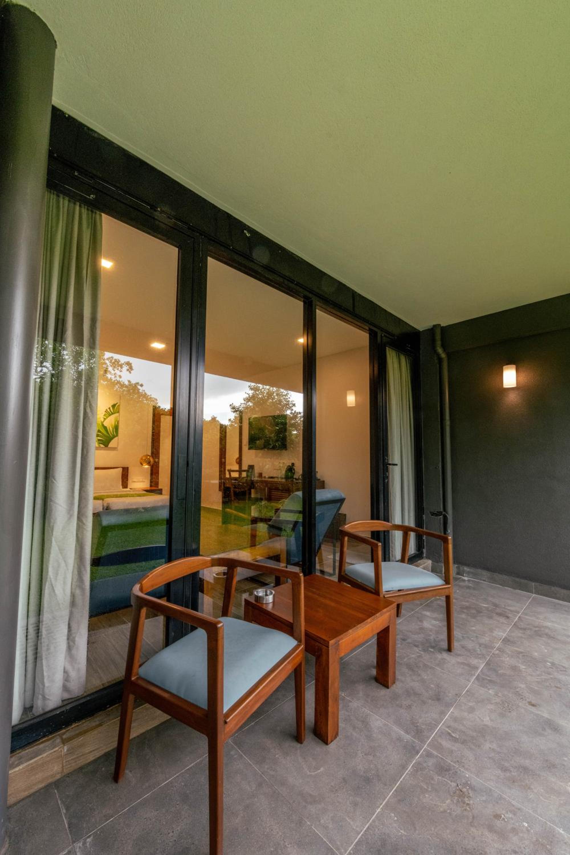 Standard Double or Twin Room with Garden View - Photo 8