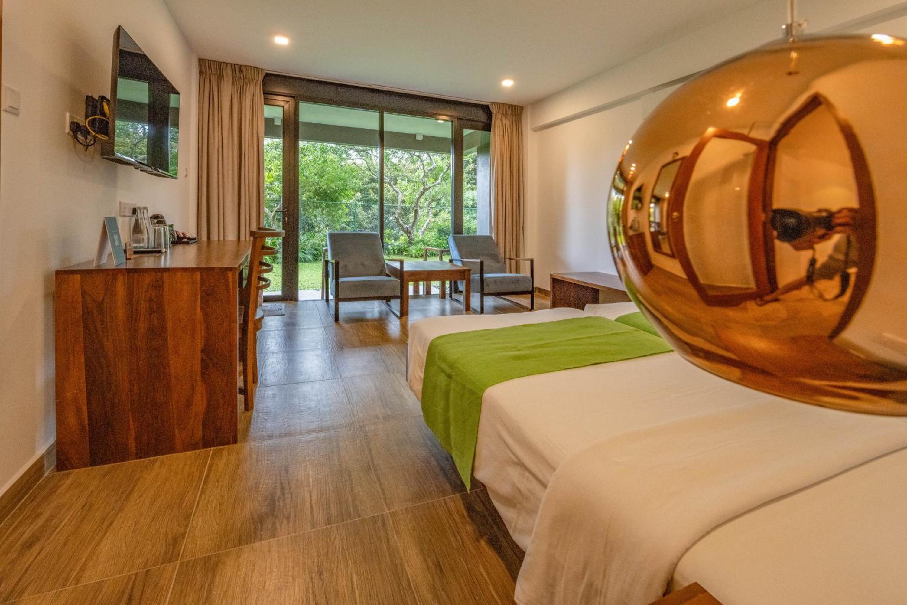Standard Double or Twin Room with Garden View - Photo 6