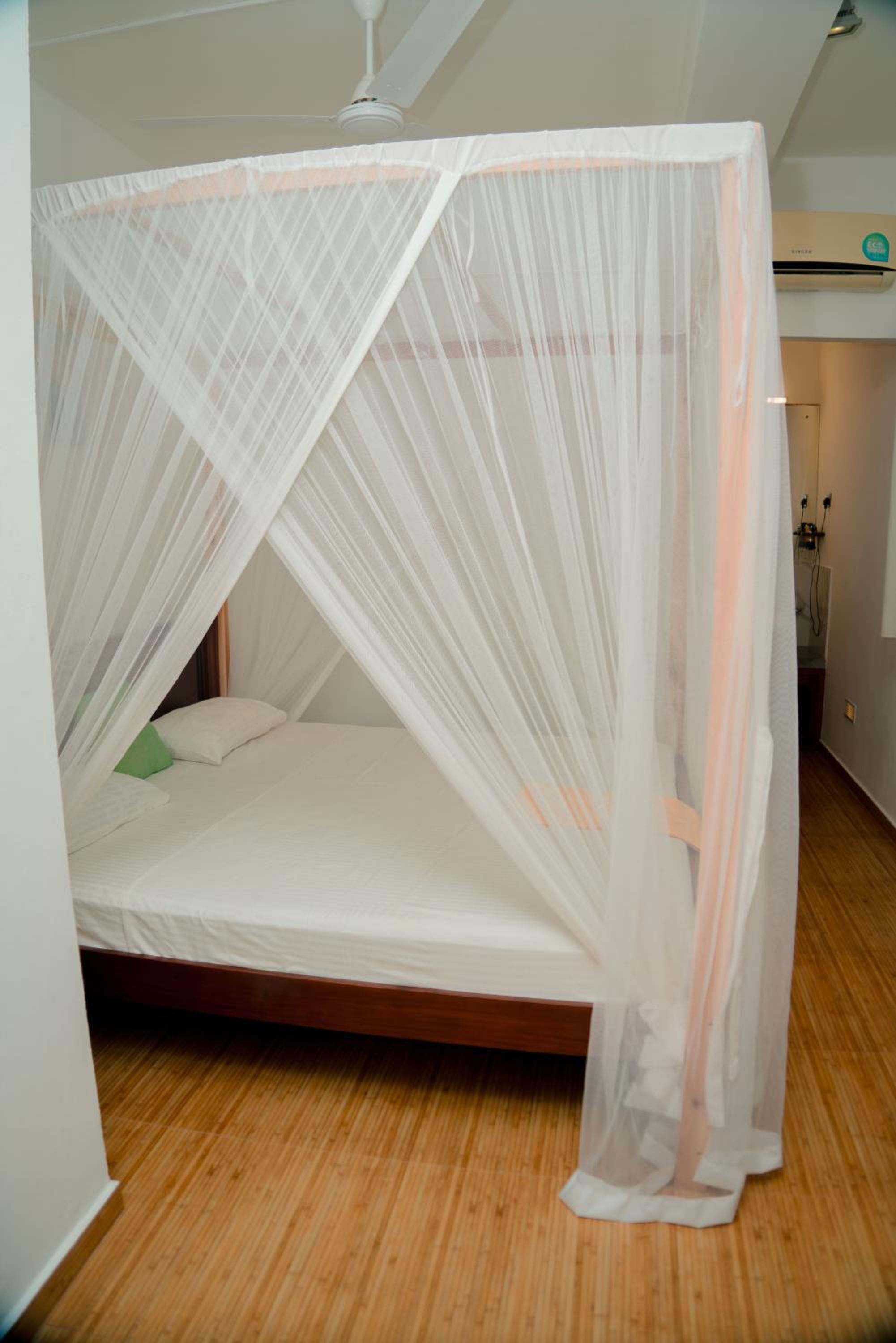 Queen Room with Balcony photo 2