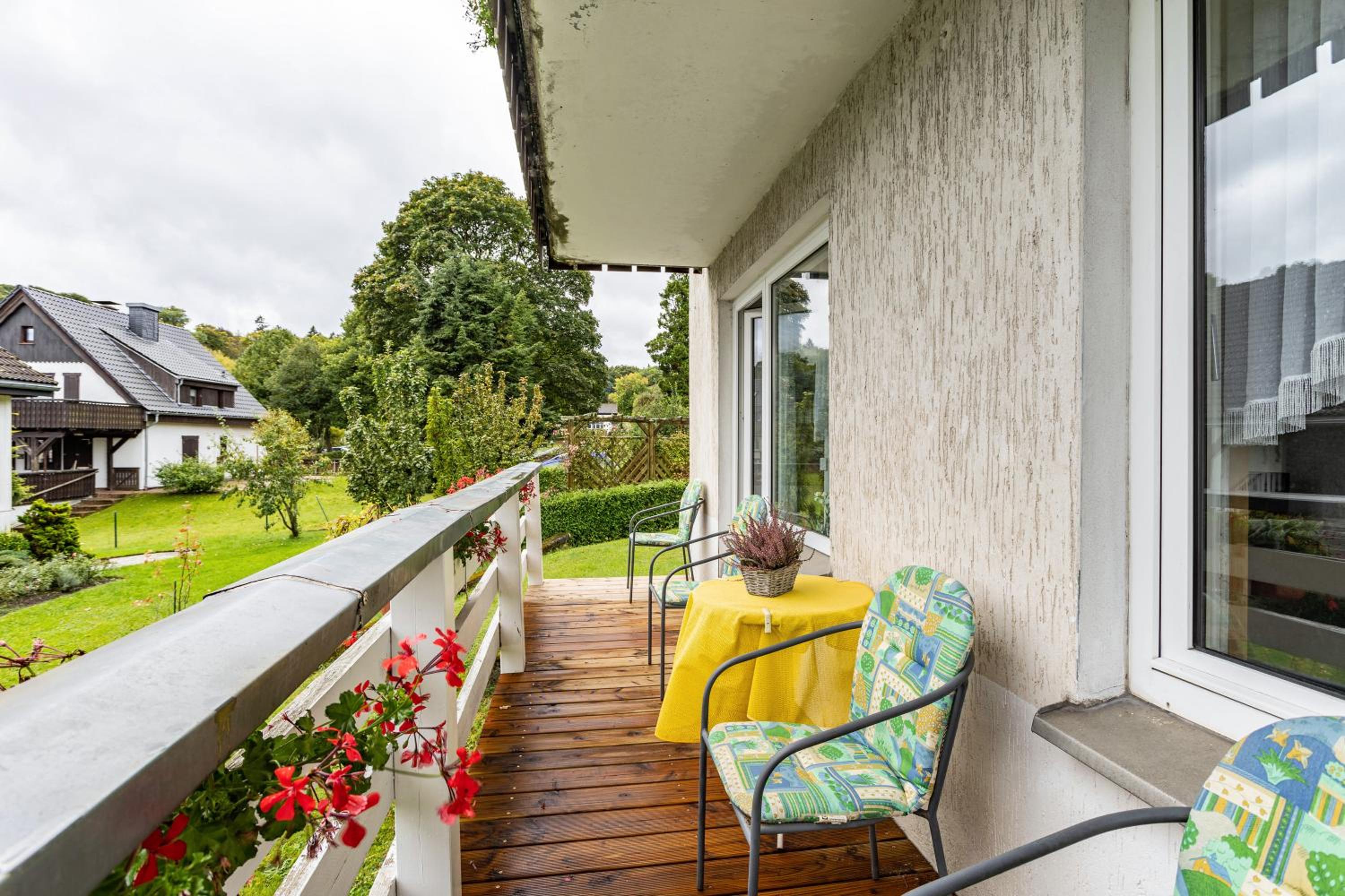Two-Bedroom Deluxe Apartment with Garden View photo 2