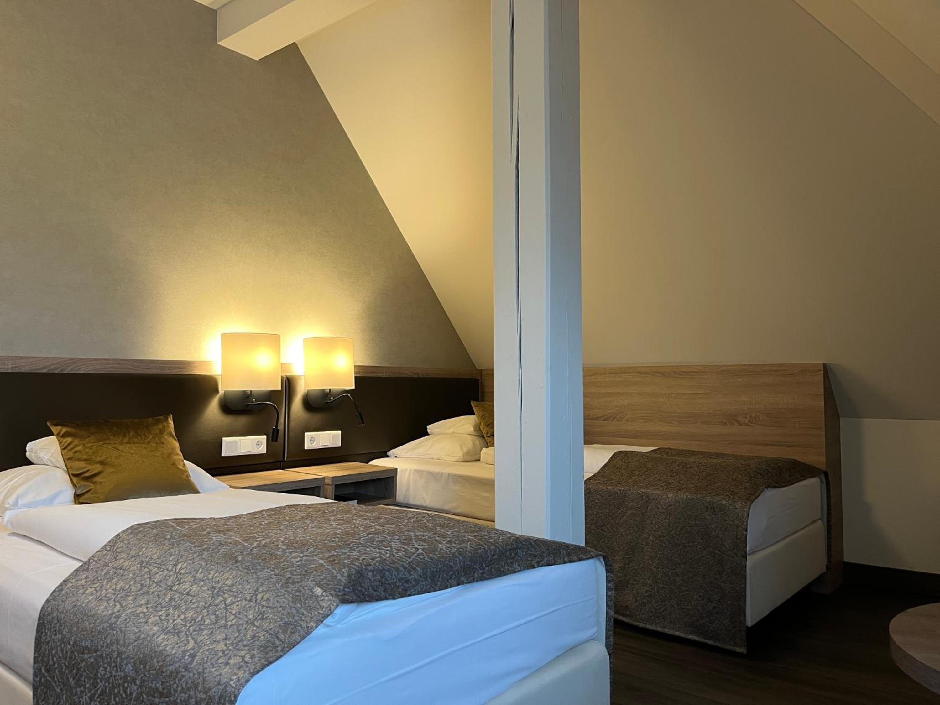Twin Room - Photo 7