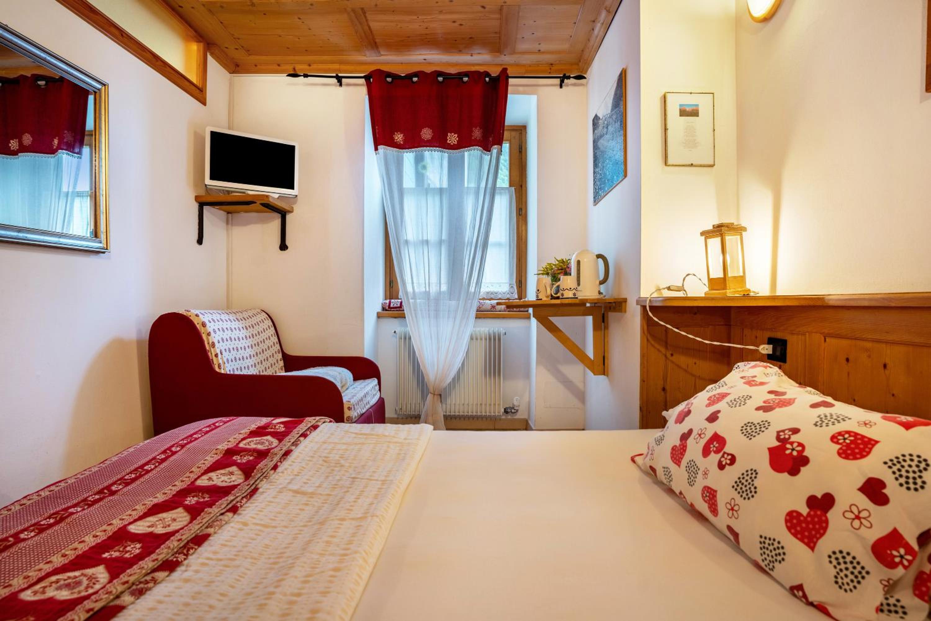 Standard Queen Room