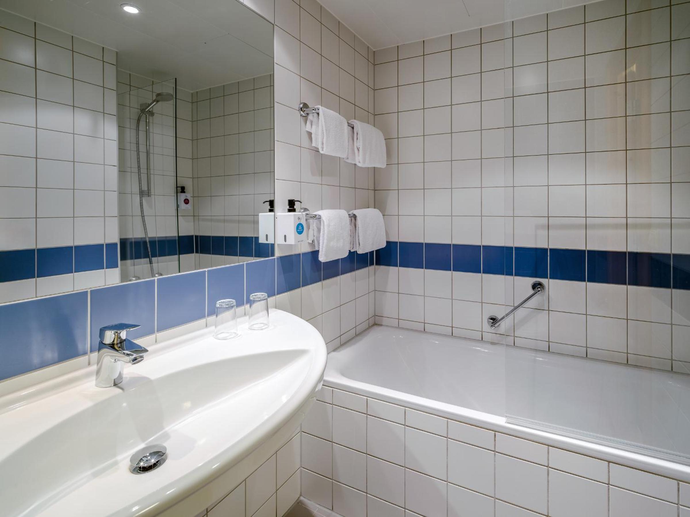 Superior Twin Room - Photo 4