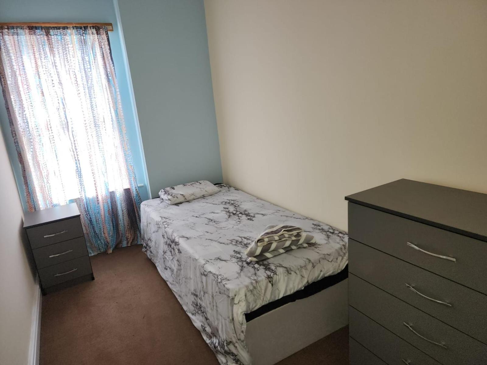 Single Room with Shared Bathroom photo 1