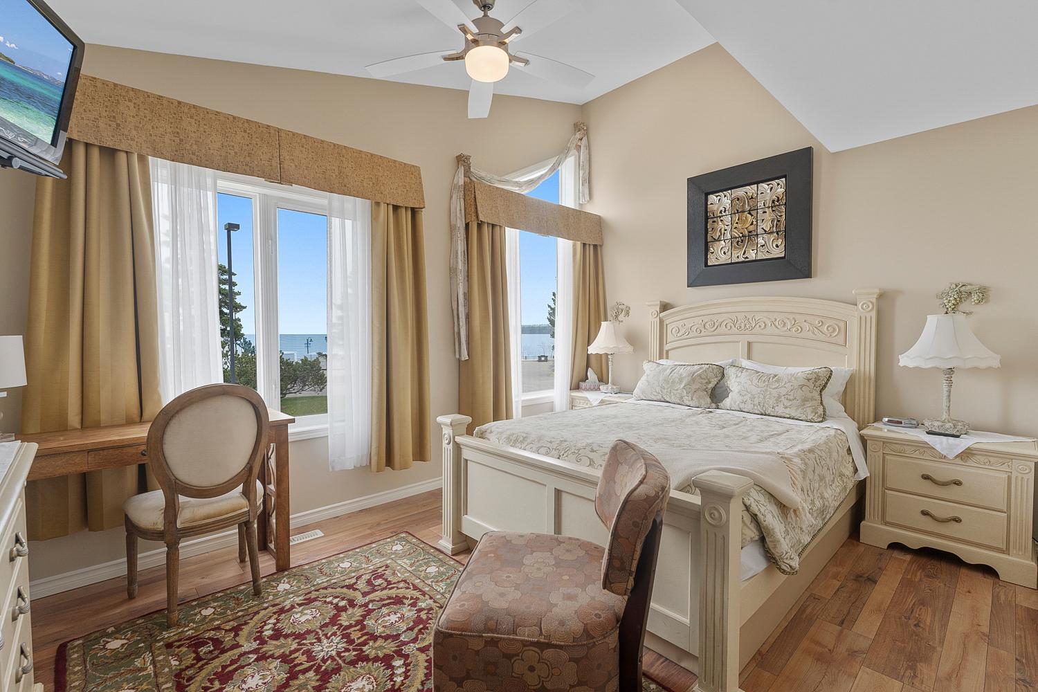 Double Room with Lake View photo 3