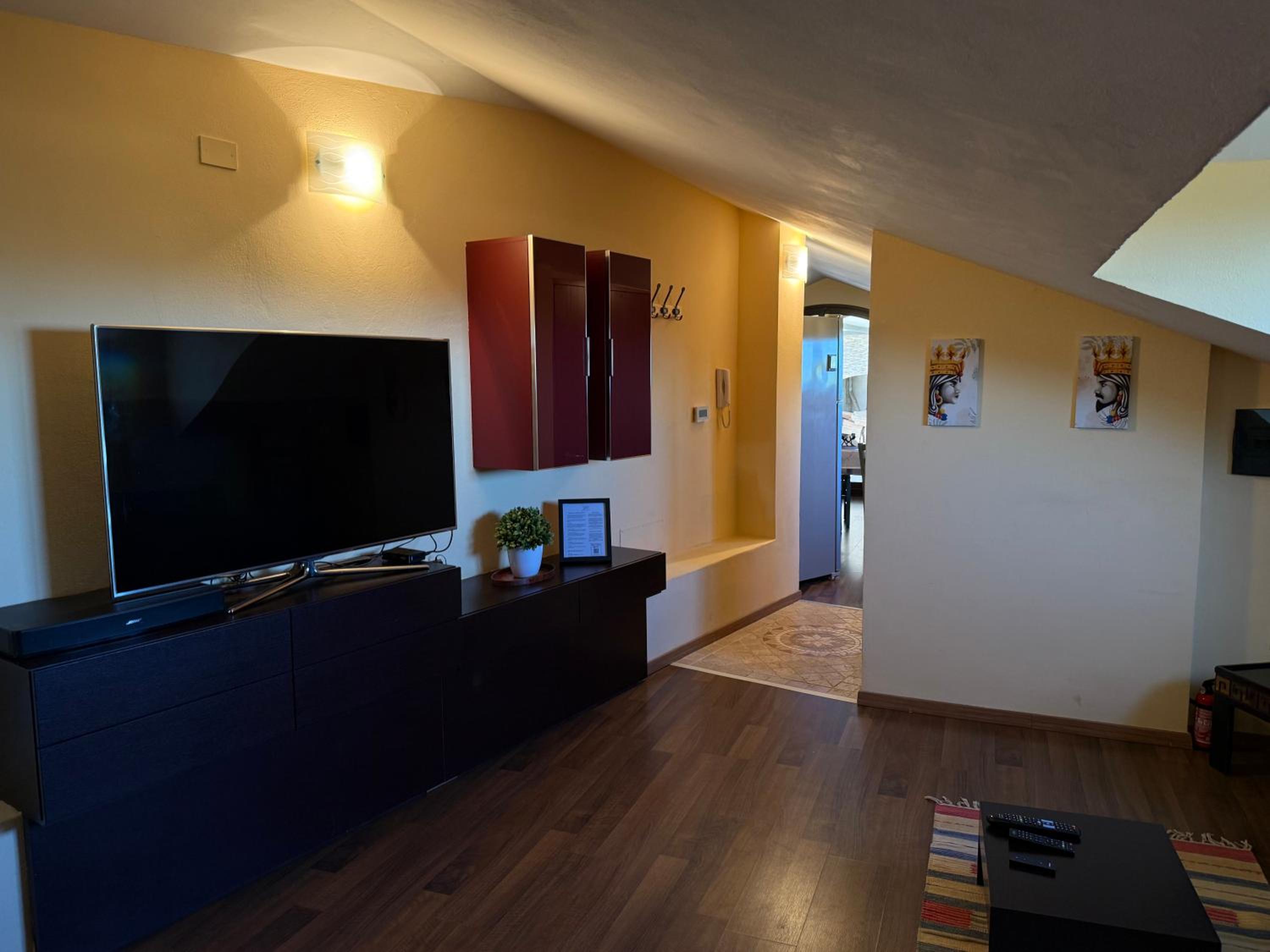 Two-Bedroom Apartment With Balcony And Terrace photo 3