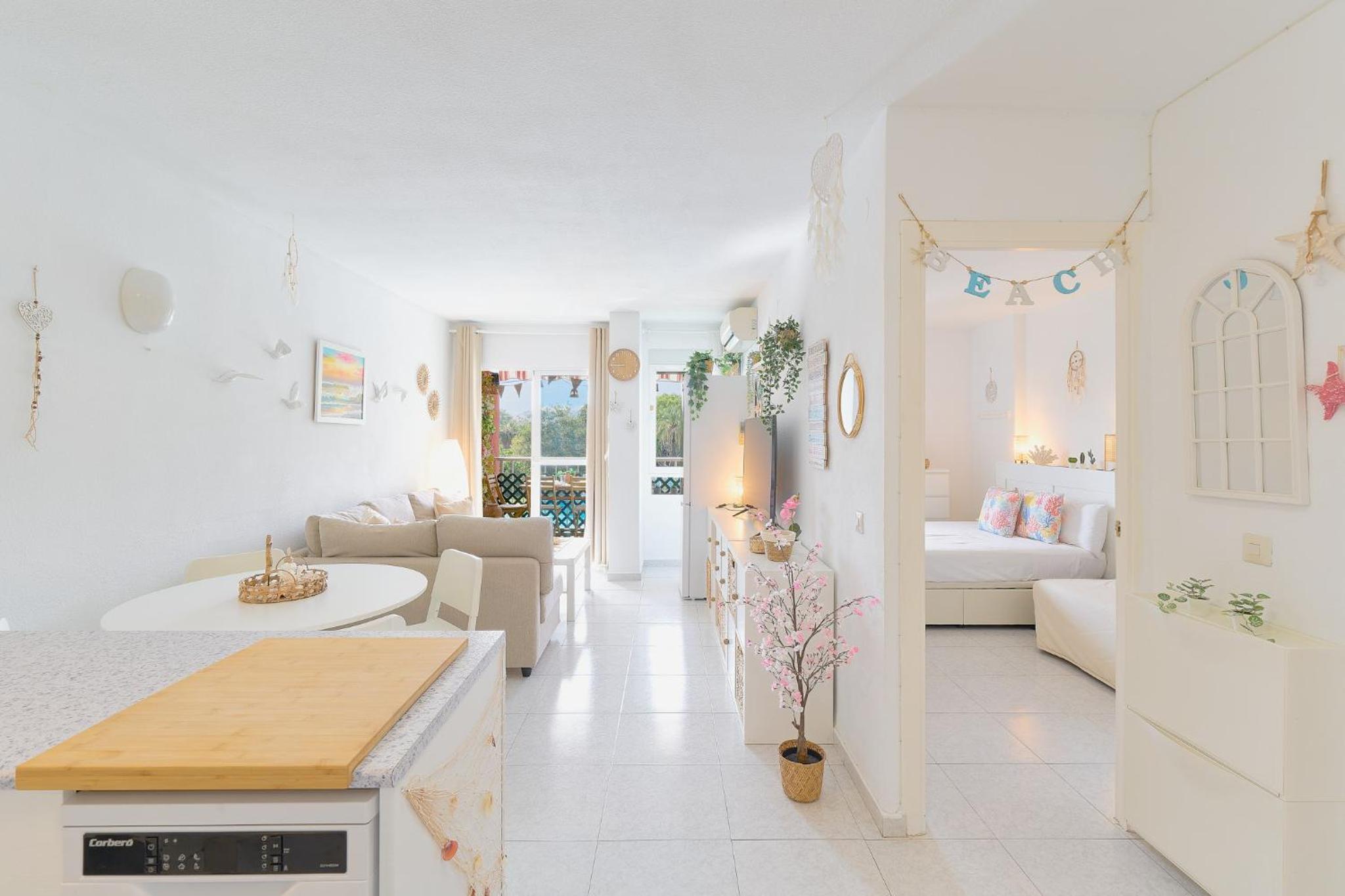 Apartamento con vista a la piscina