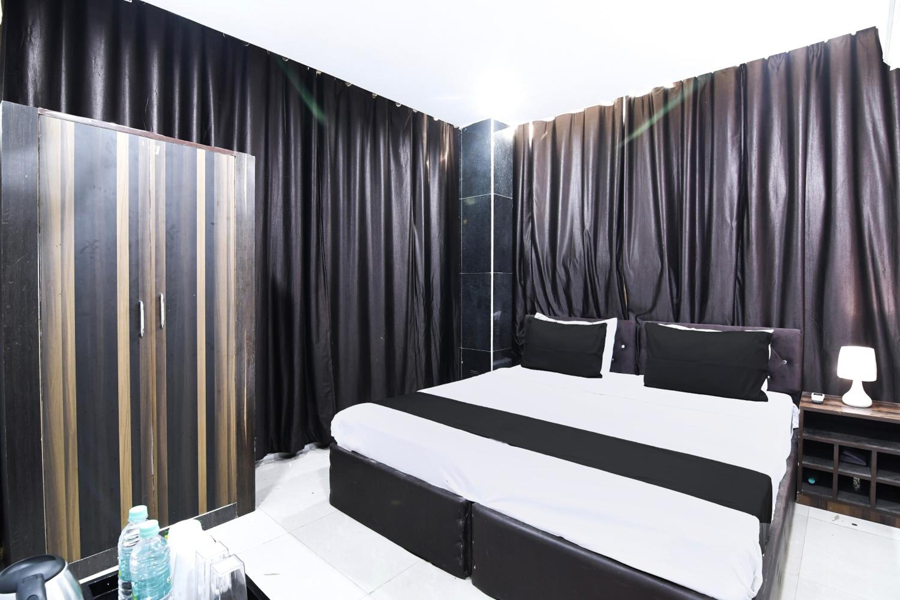 Classic Triple Room photo 2