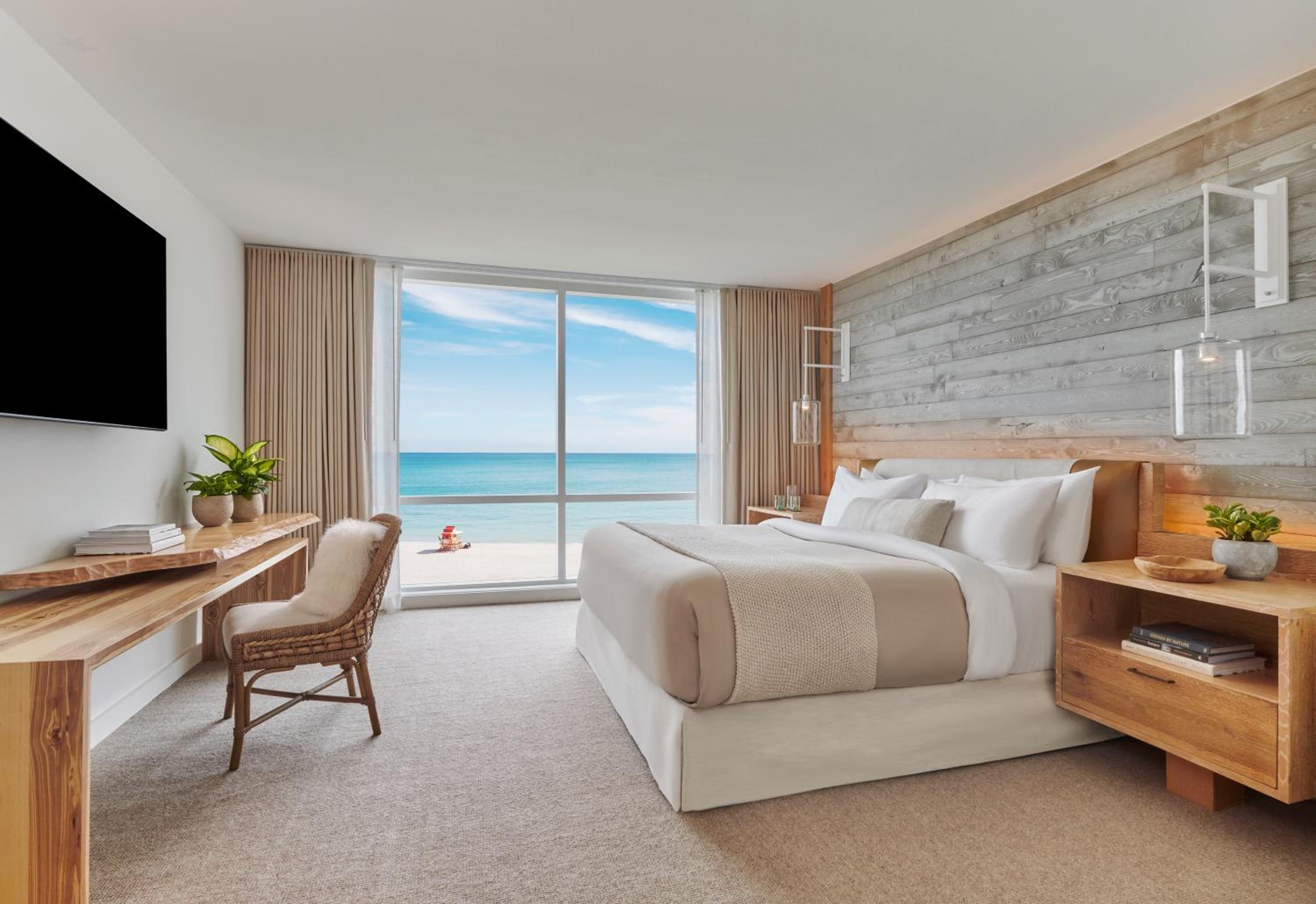 Two-Bedroom Suite with Balcony - Oceanfront