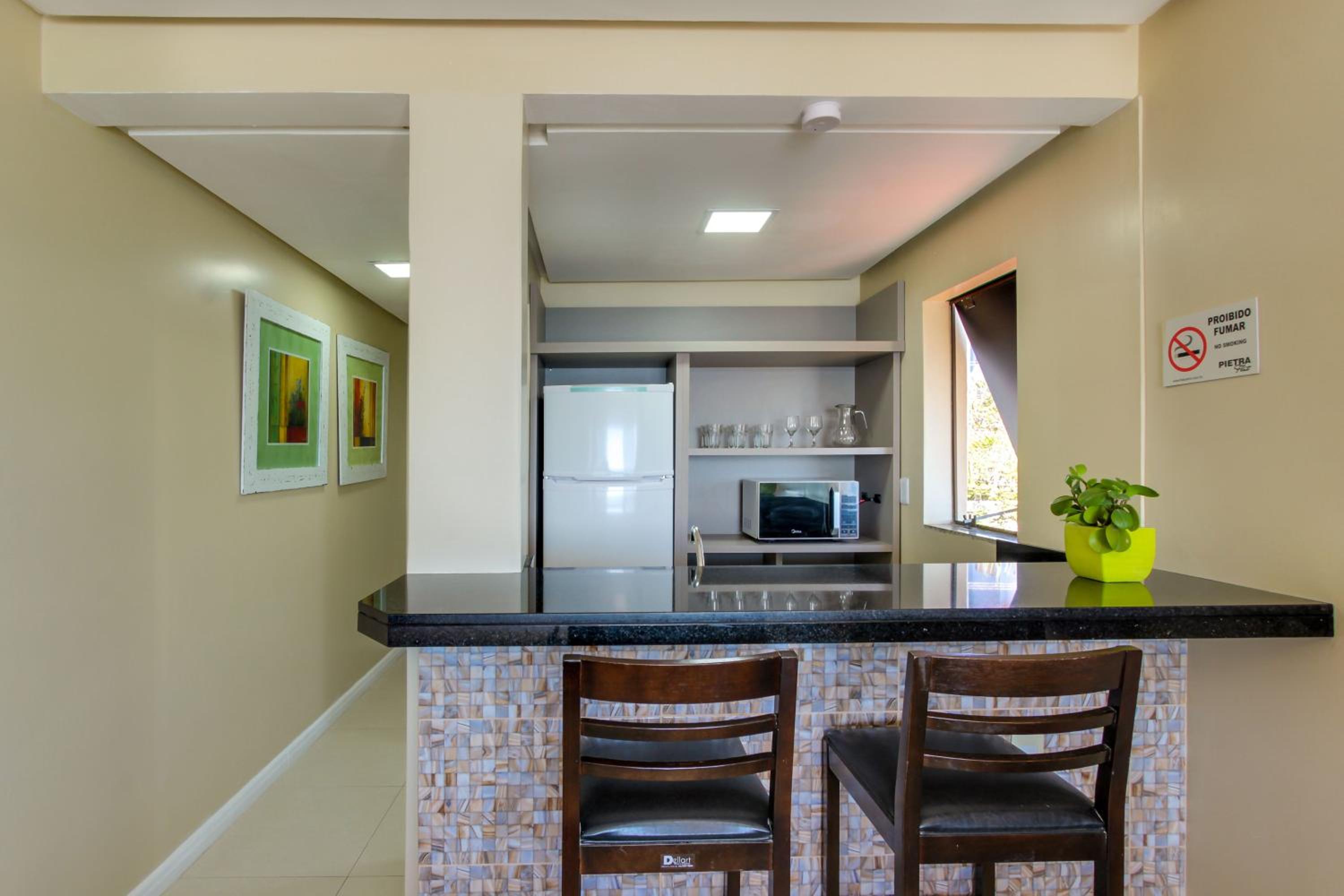 Two-Bedroom Apartment with Sea View - Photo 2