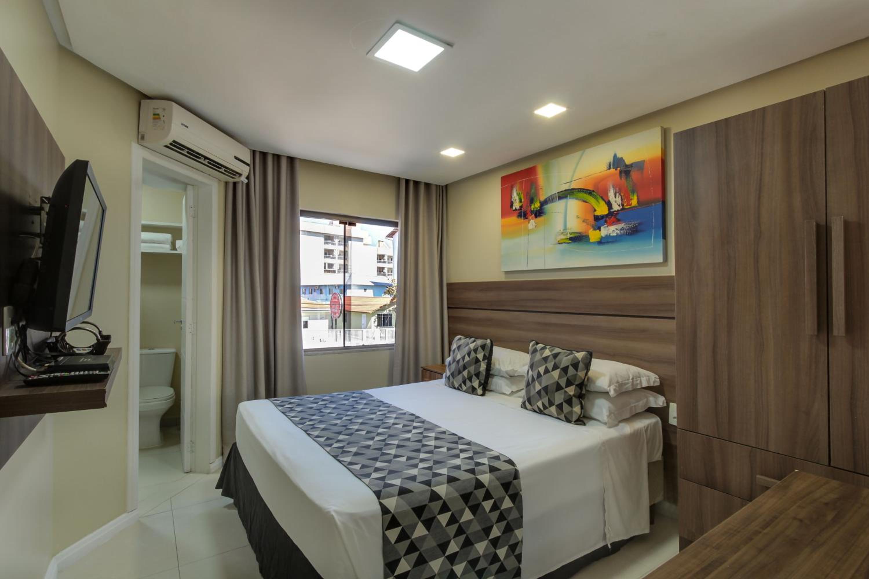 Two-Bedroom Apartment with Sea View - Photo 3