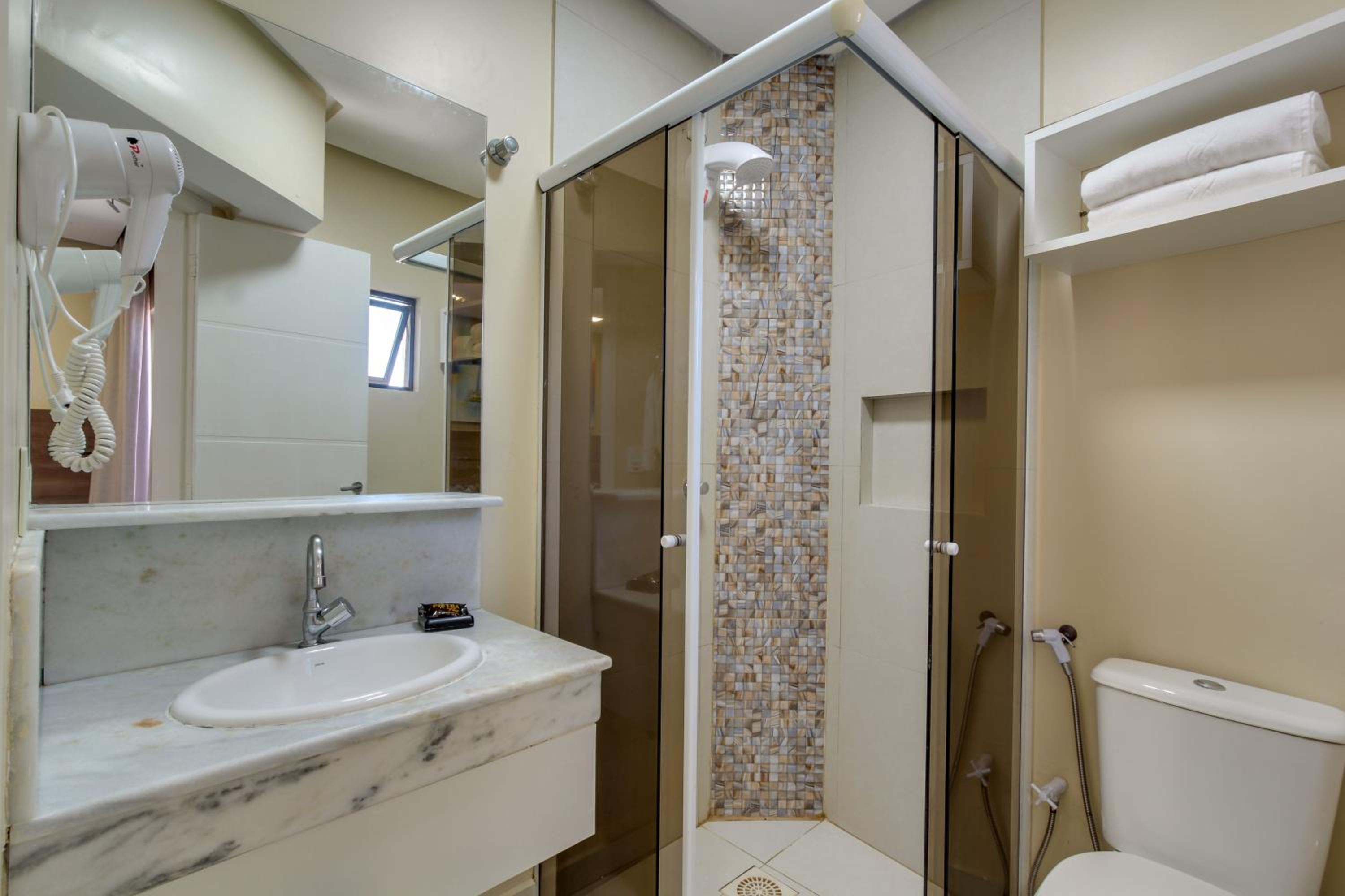 Two-Bedroom Apartment with Sea View - Photo 4