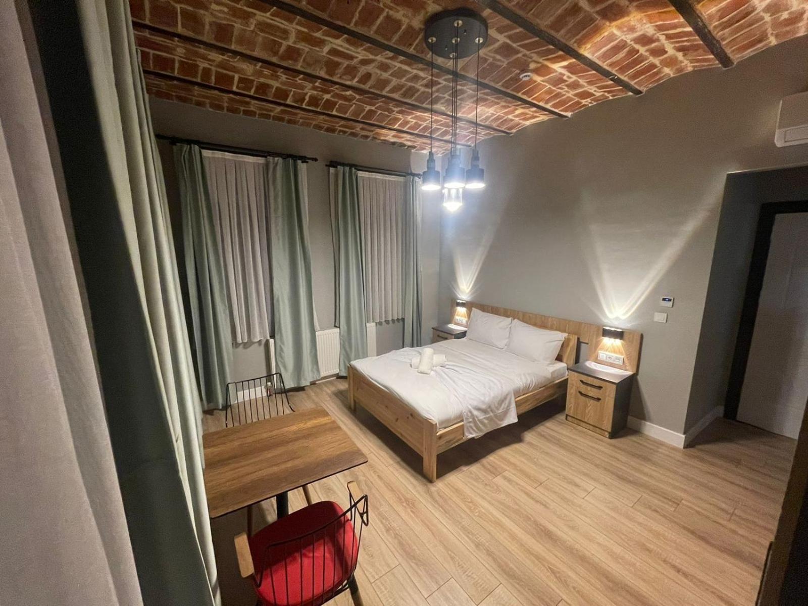 Deluxe King Room photo 2