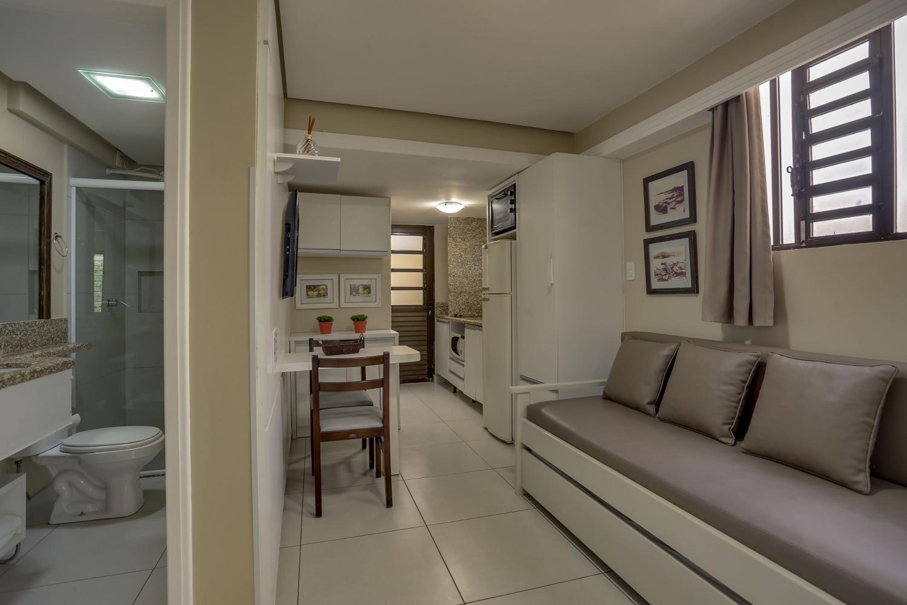 One-Bedroom Apartment with Garden View - Photo 3