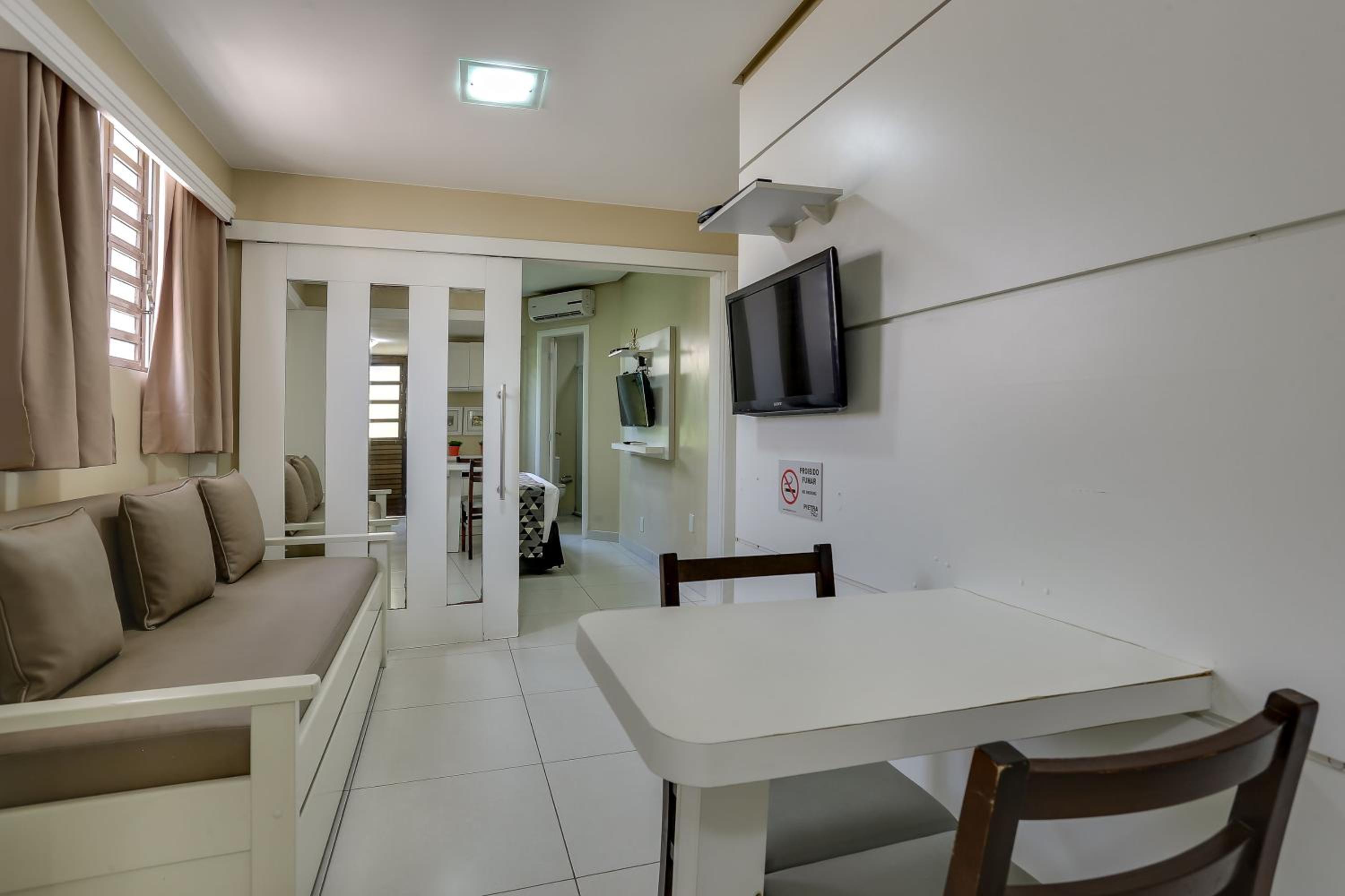 One-Bedroom Apartment with Garden View - Photo 2