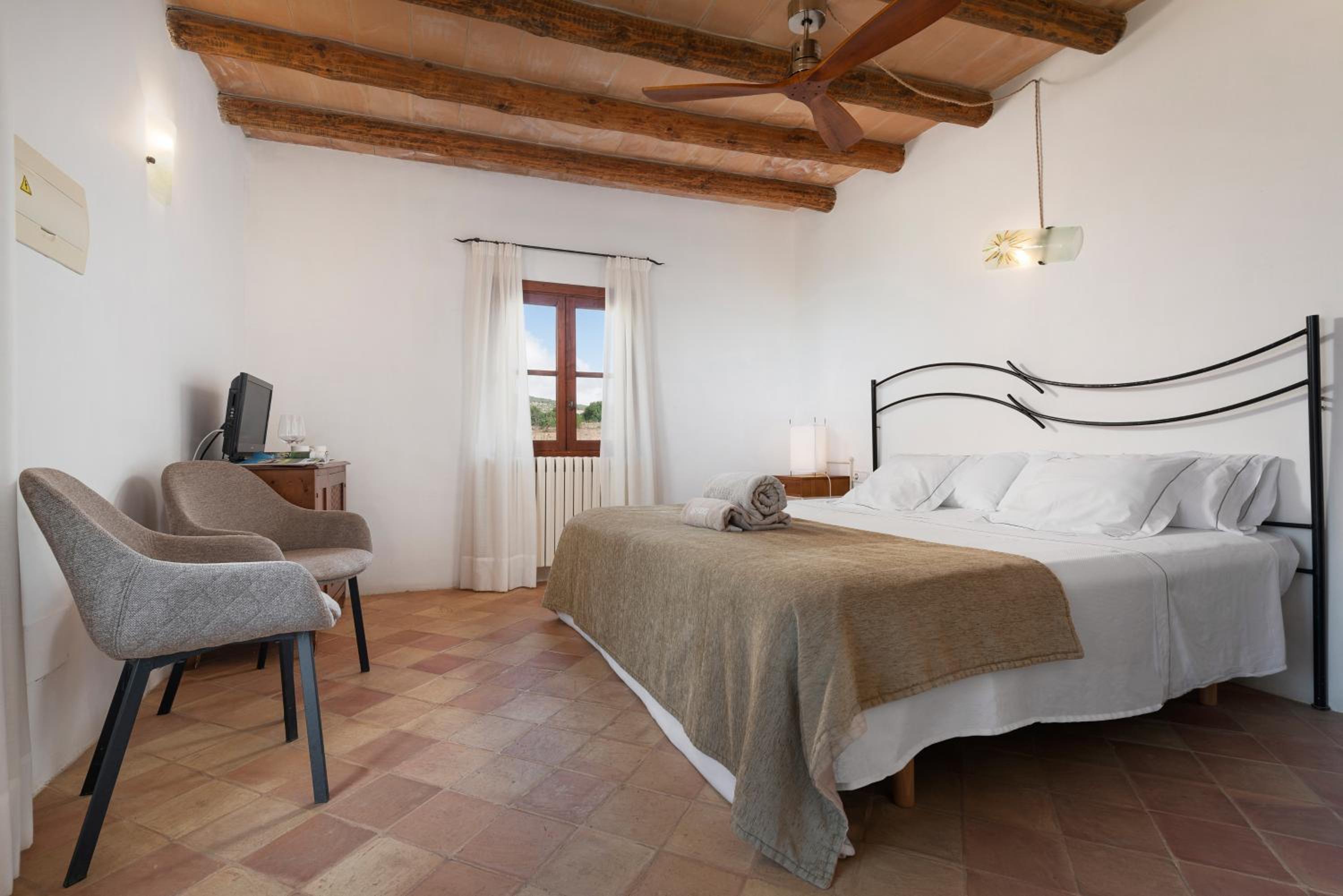 Double or Twin Room with Pool View photo 2