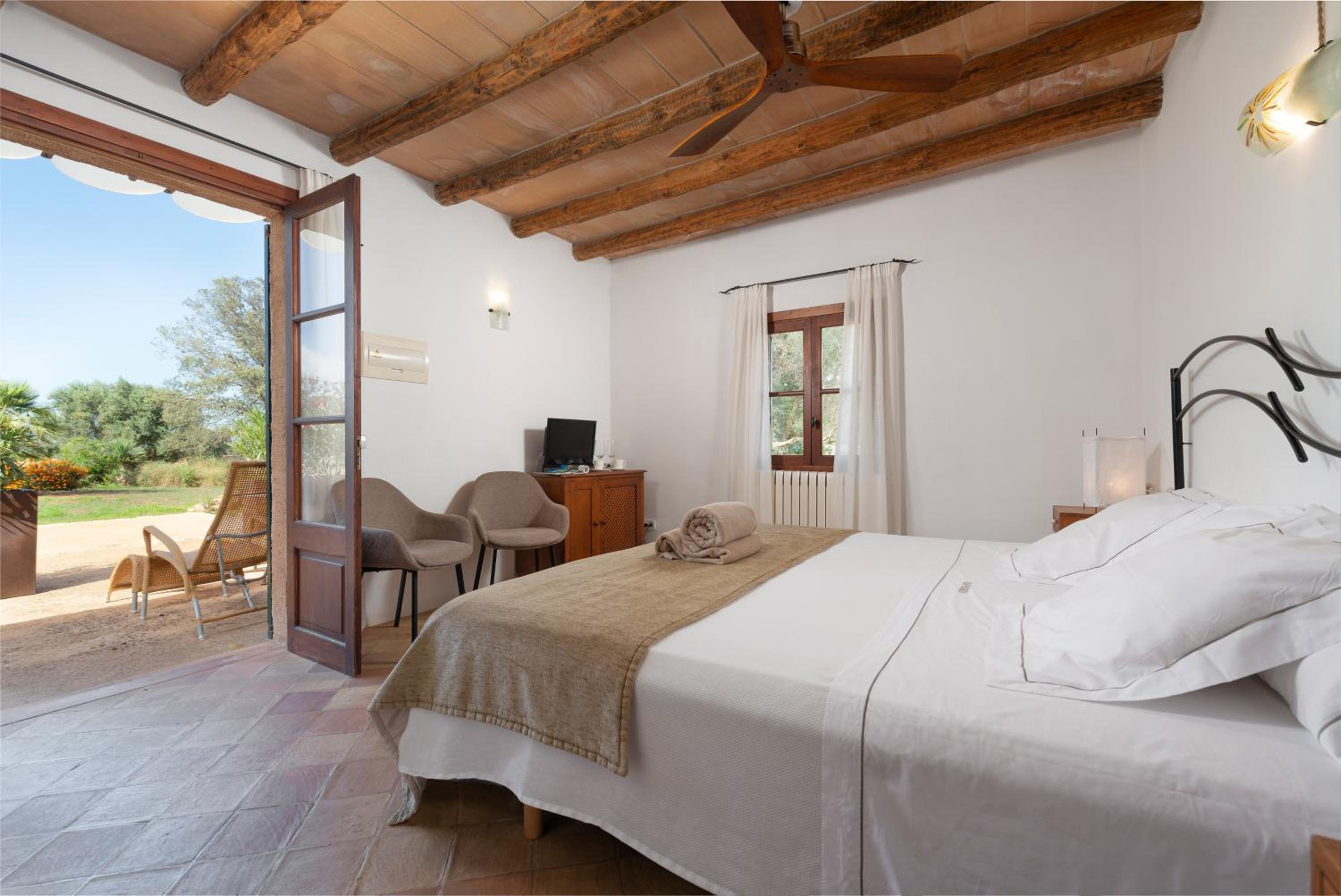 Habitación Doble o con Dos Camas con Vista a la Piscina