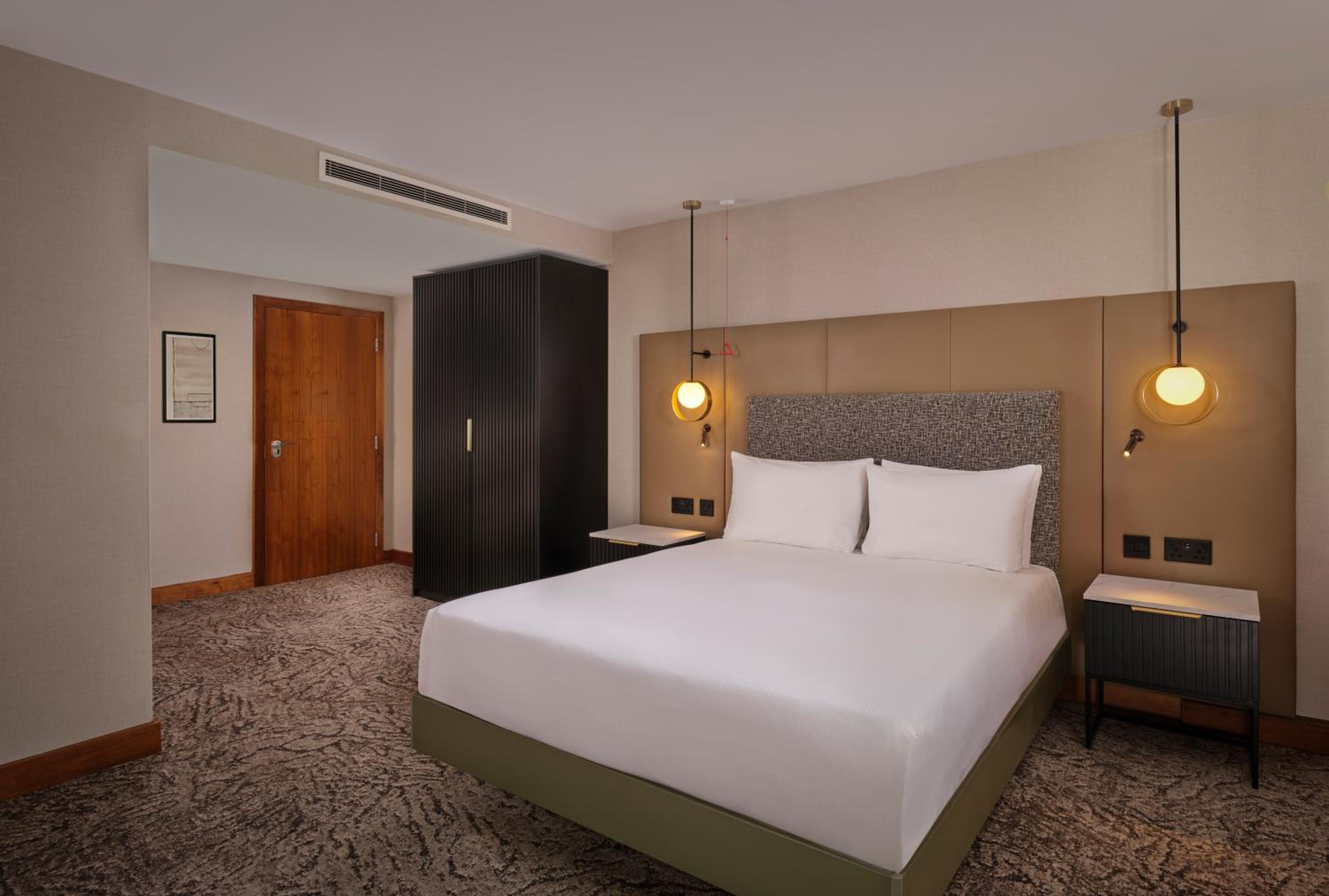 Queen Room - Accessible - Photo 6