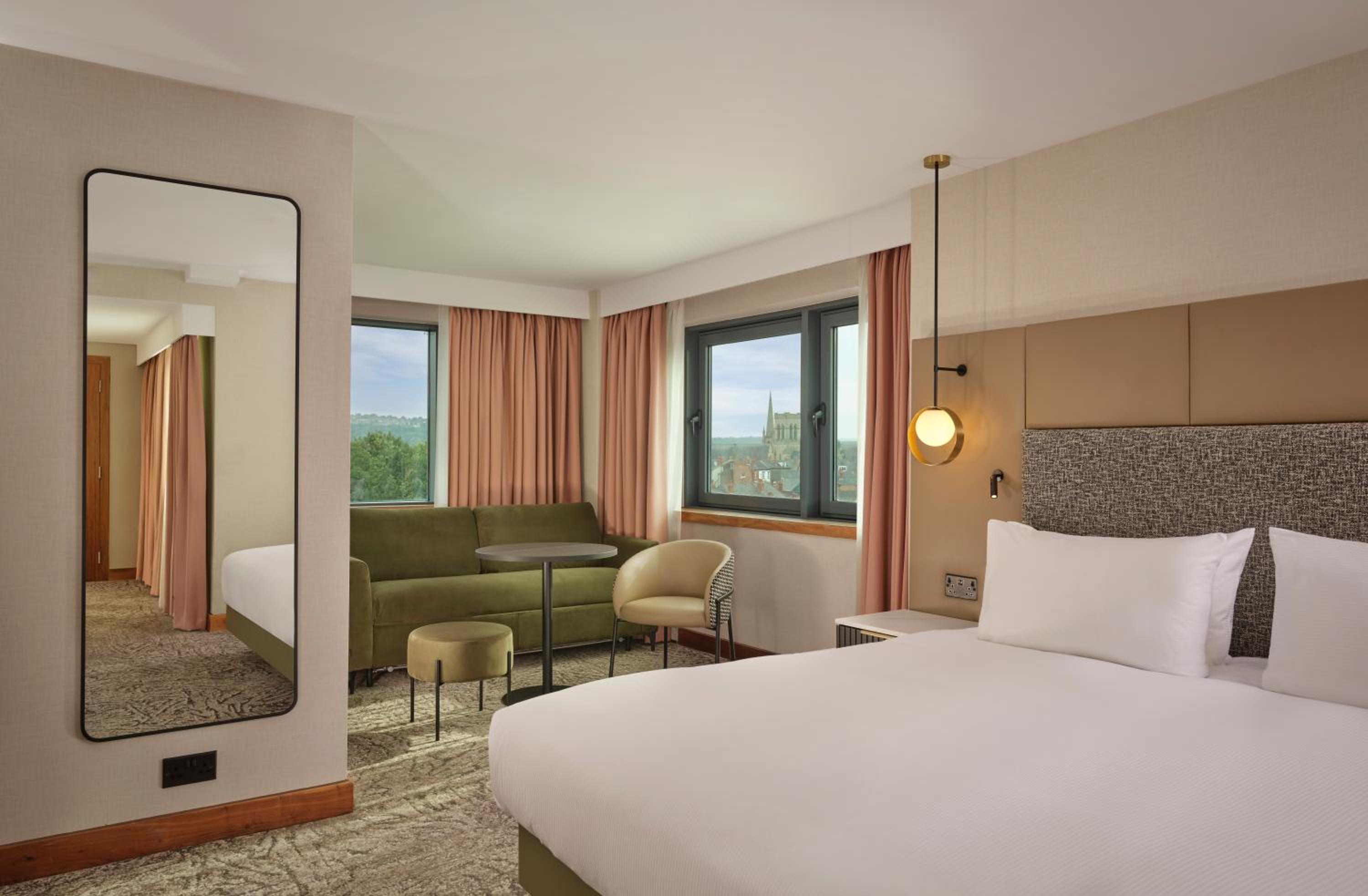 Deluxe King Room - Photo 9