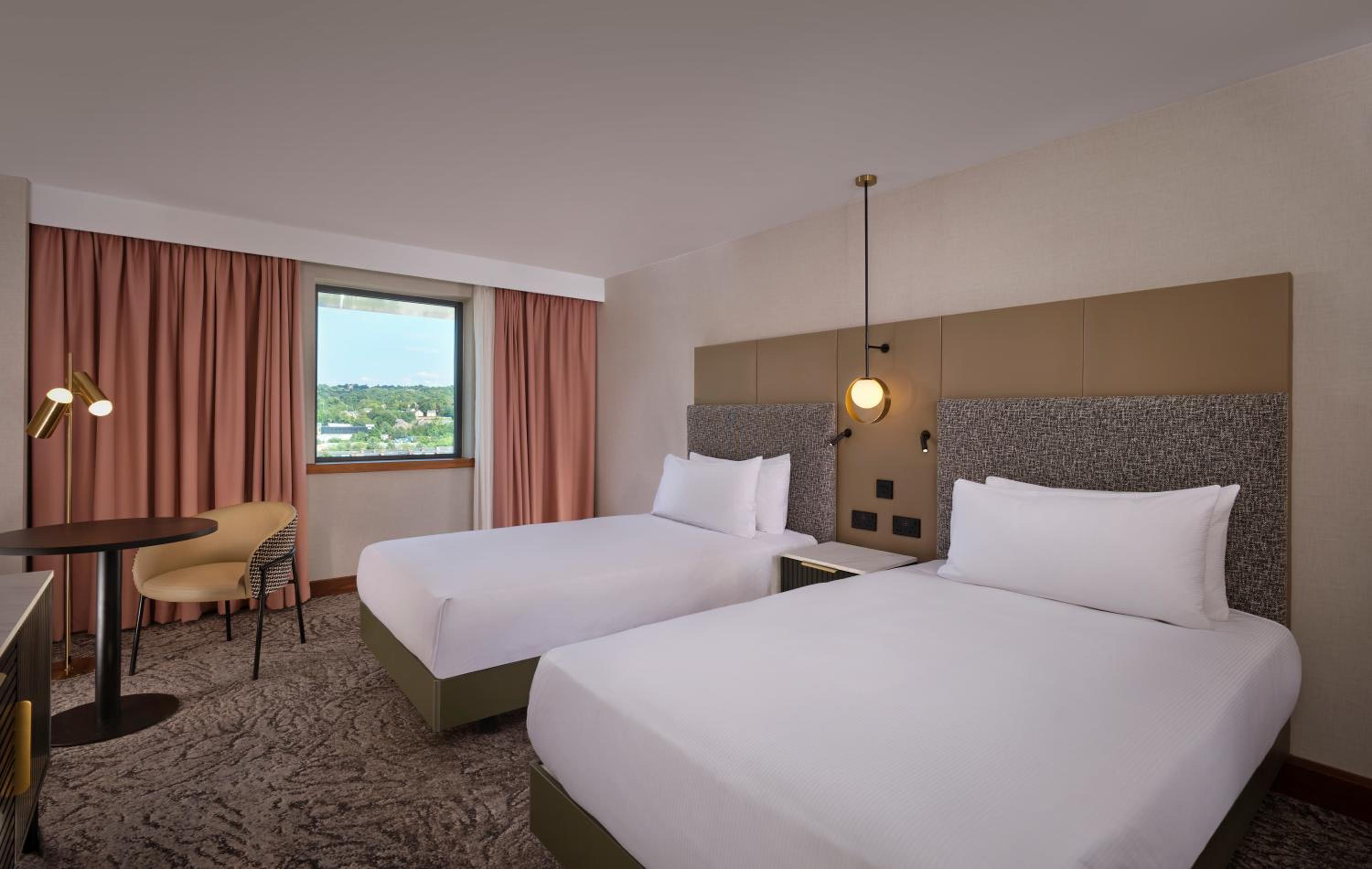 Twin Room - Photo 3