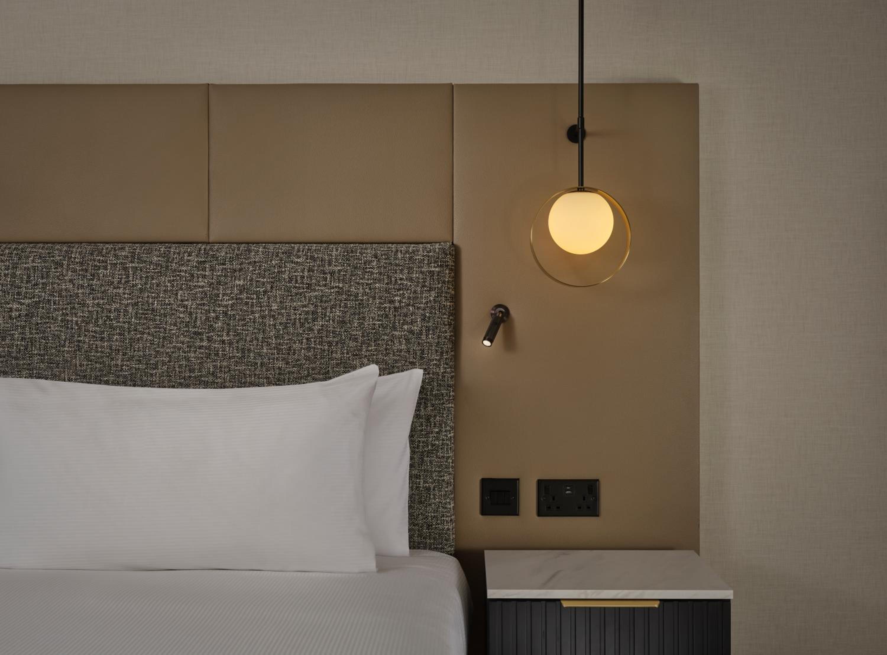 King Guest Room - Photo 3