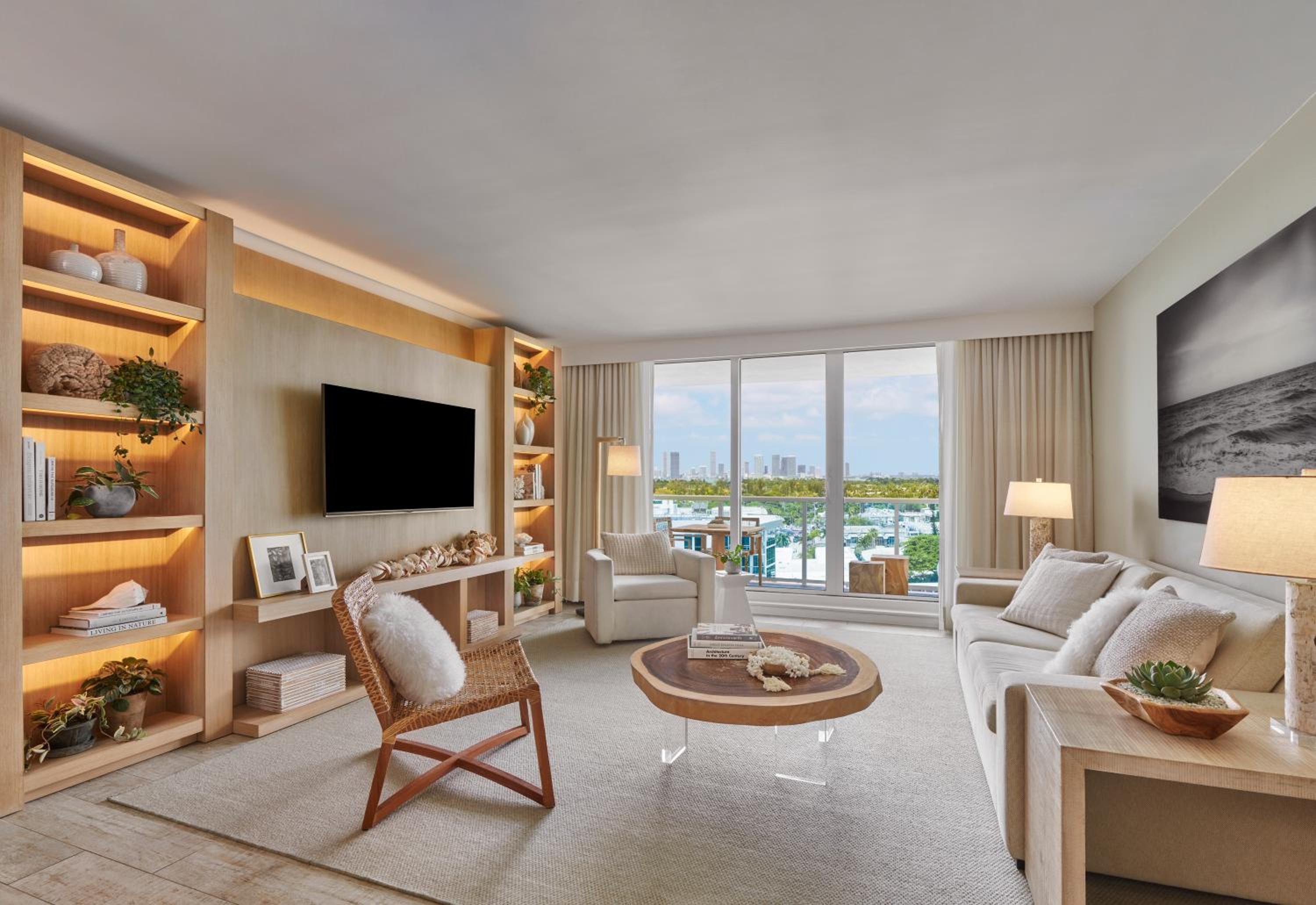 One-Bedroom Suite thumbnail 5