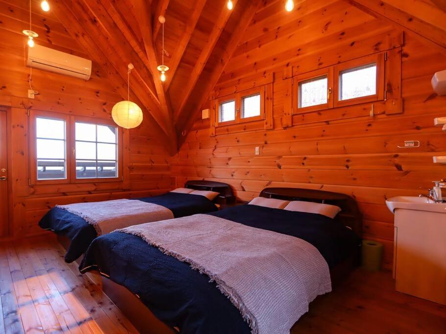 One-Bedroom House photo 1