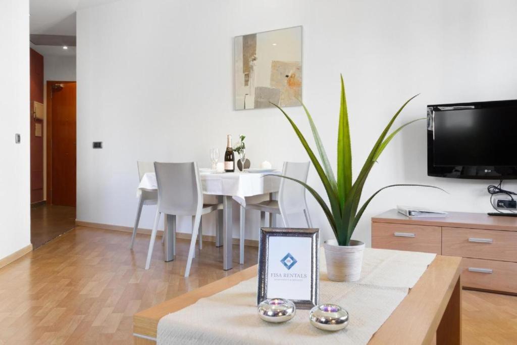 One-Bedroom Apartment photo 2