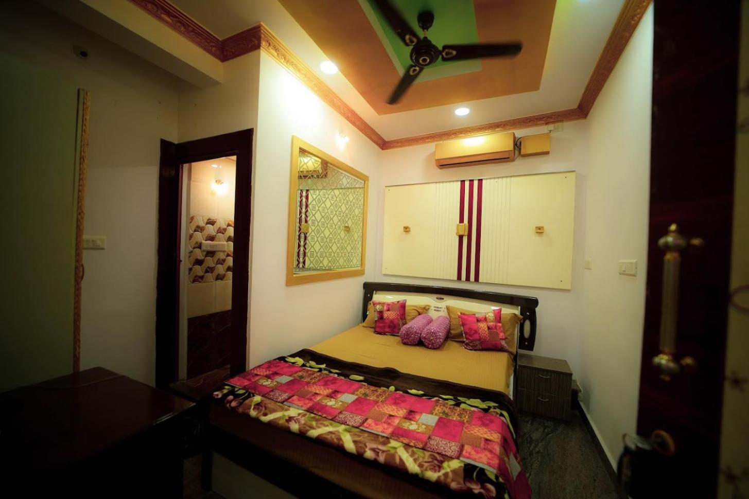 Deluxe Queen Room