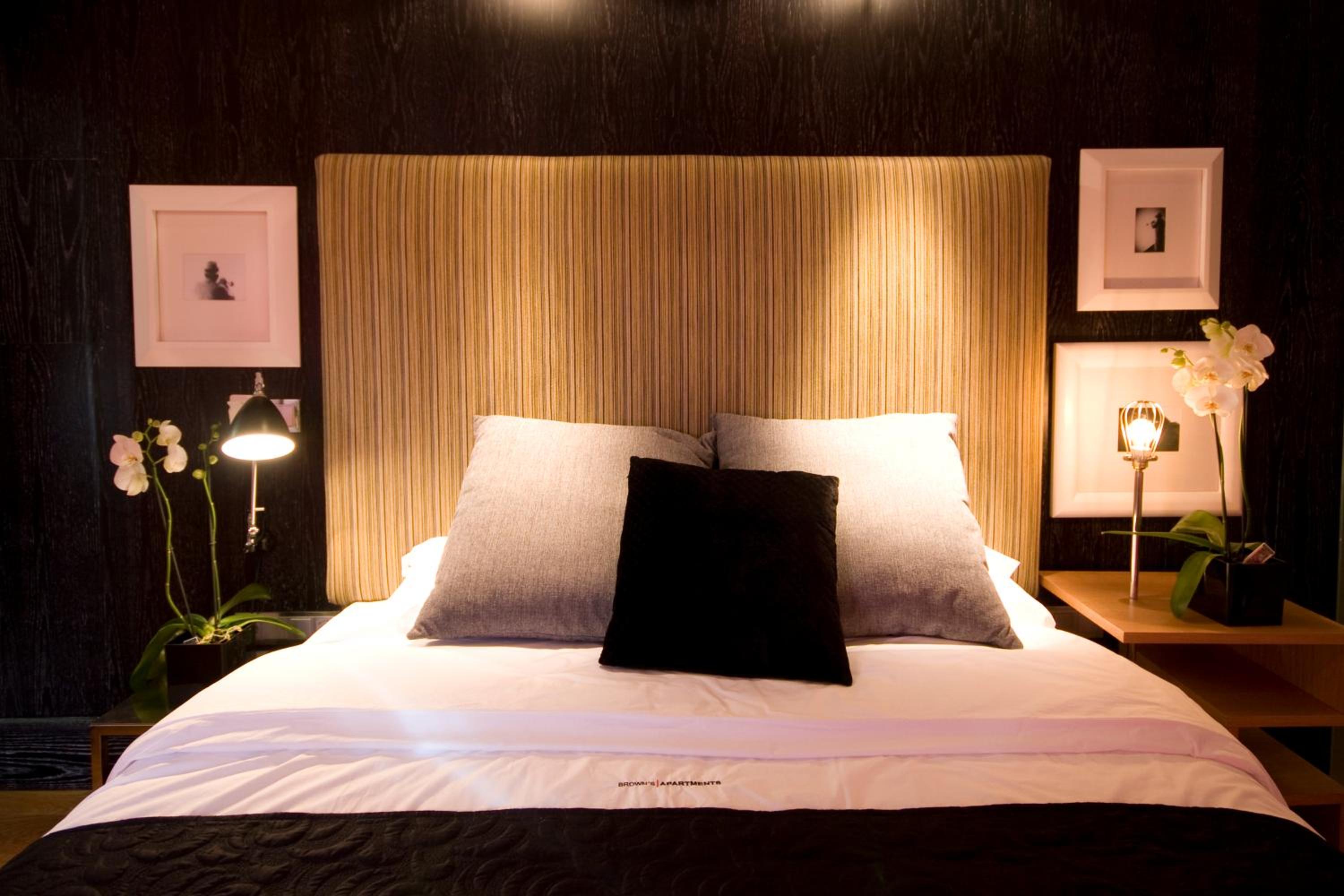 Small Room with street view - Photo 6