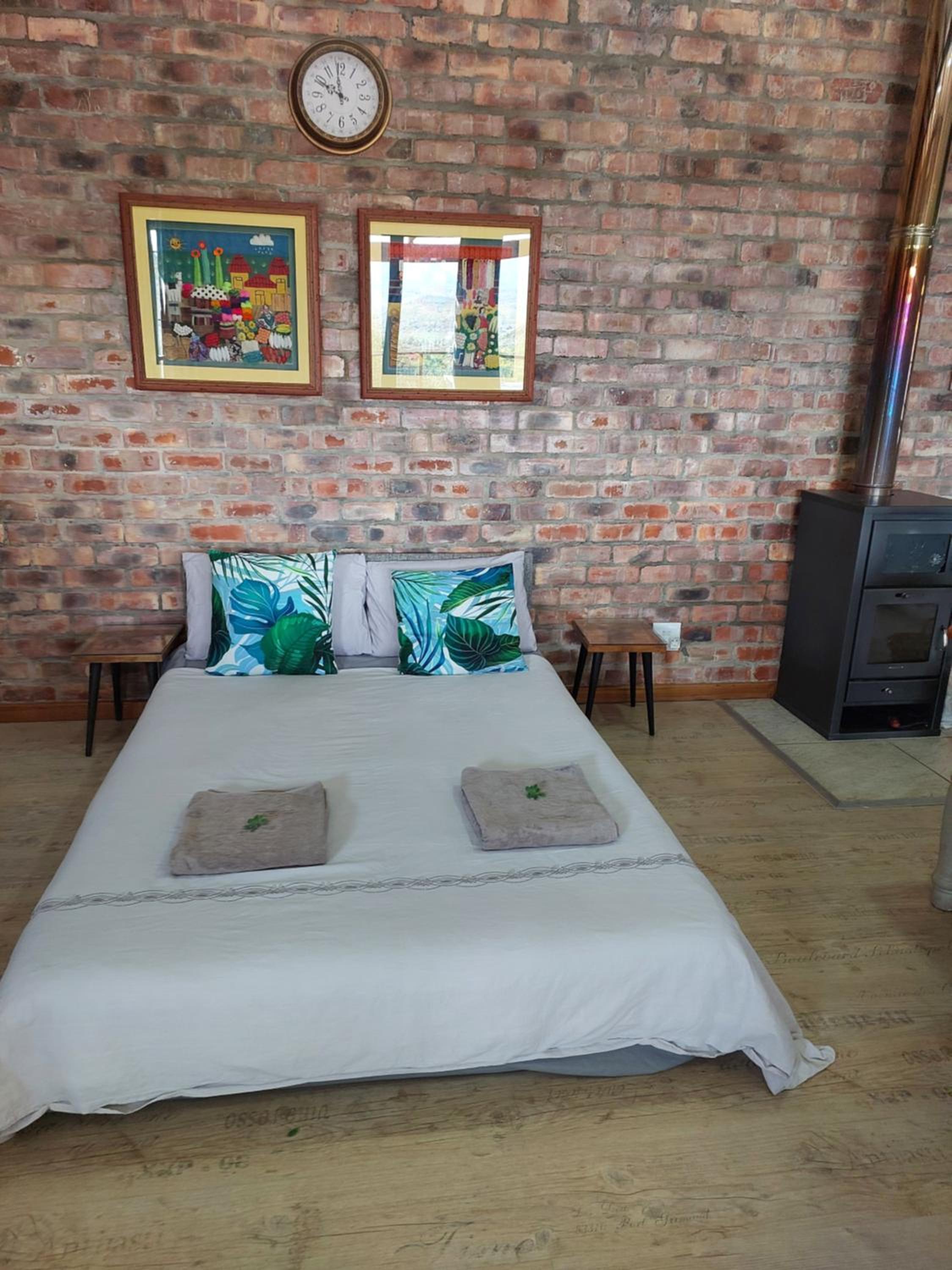 Two-Bedroom House - Photo 28