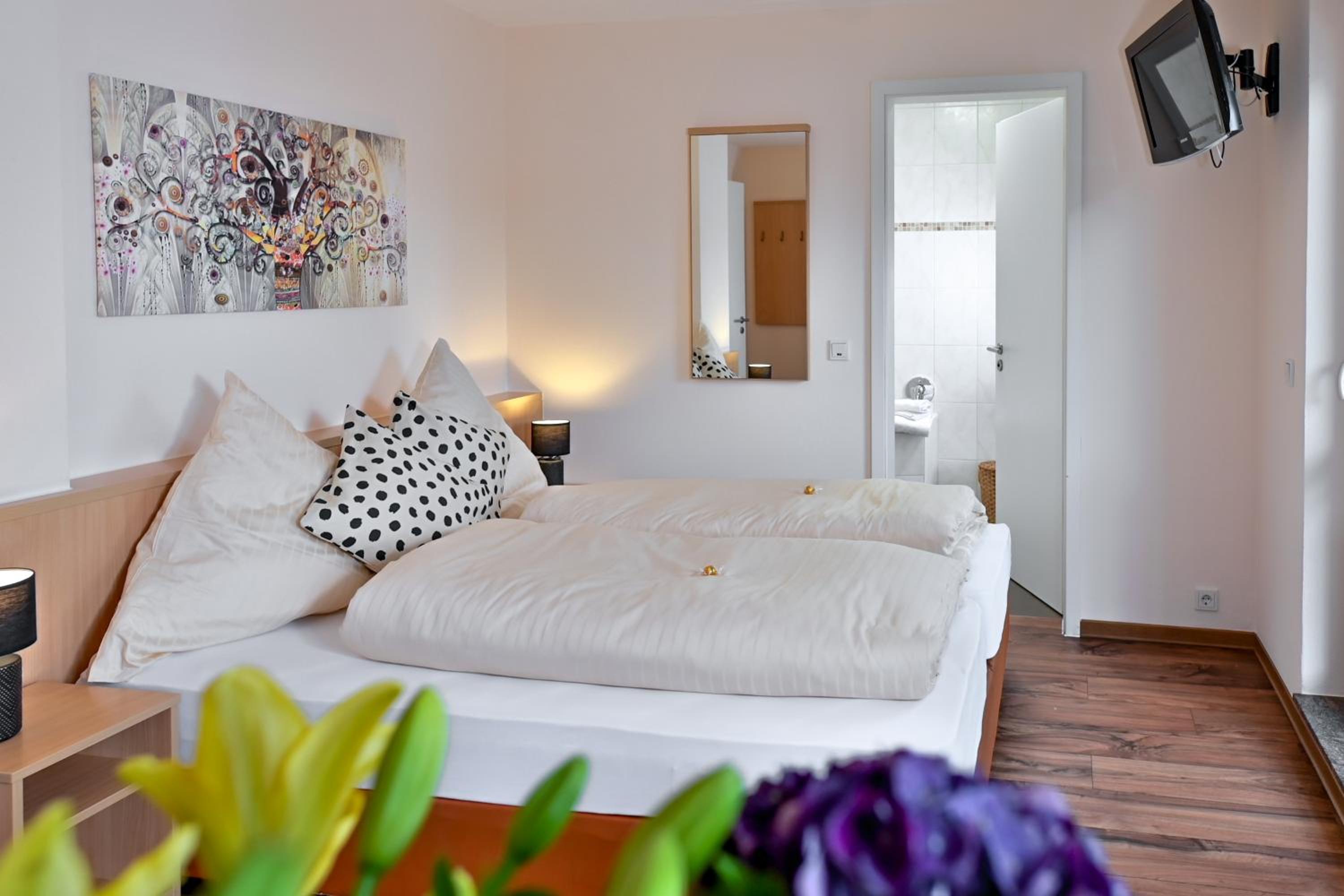 Deluxe Double Room with Balcony photo 2
