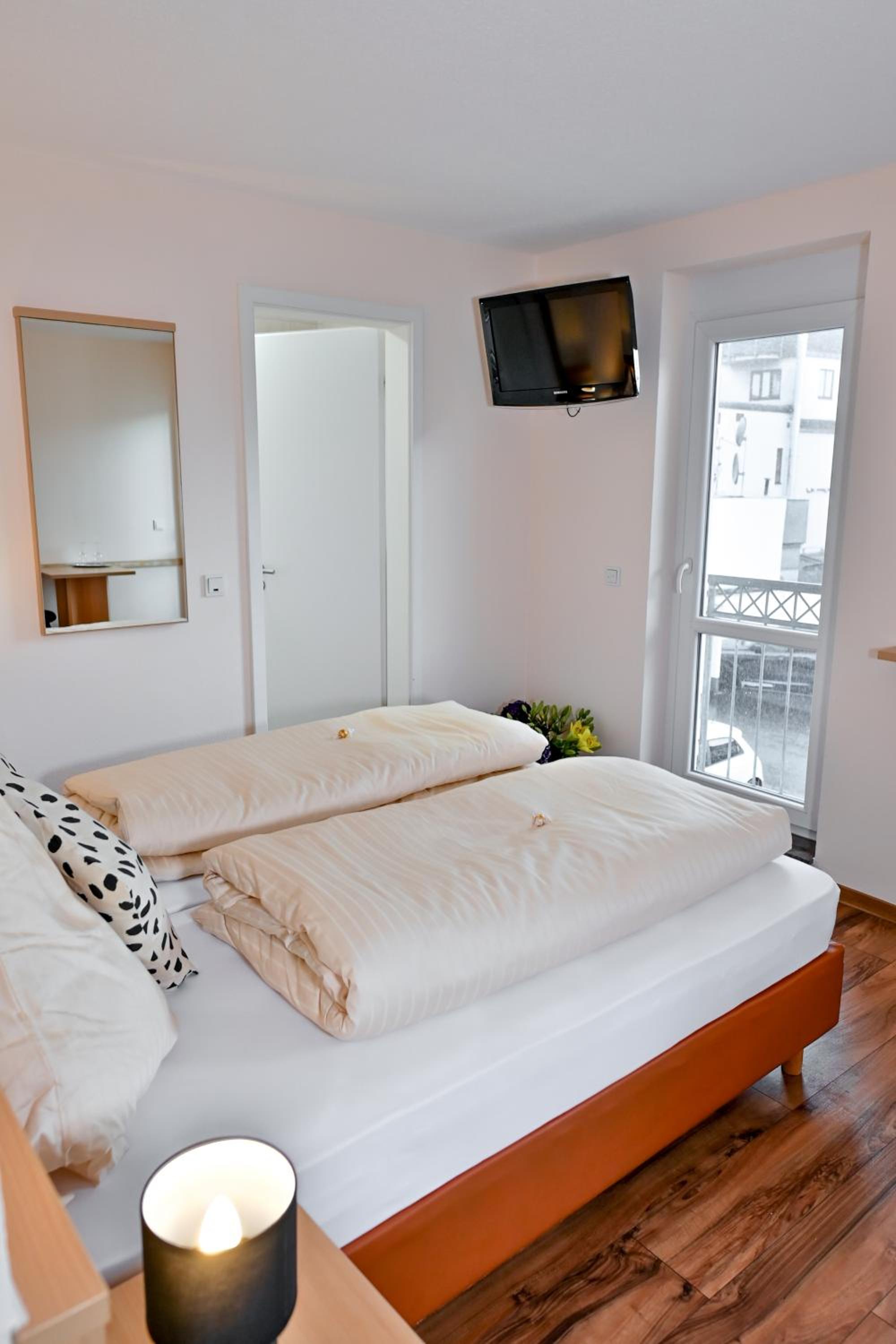 Deluxe Double Room with Balcony photo 1