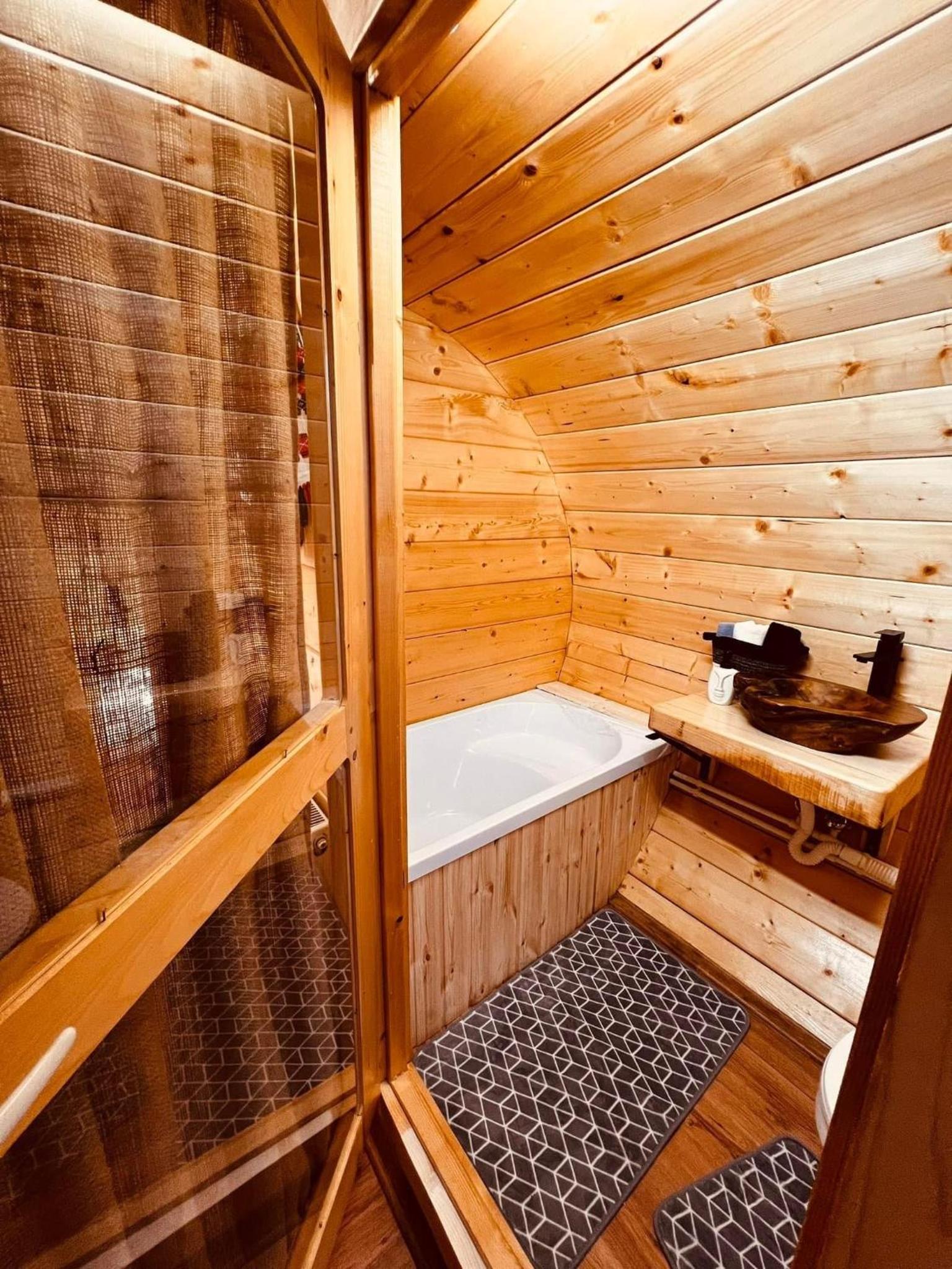 Double Room with Private Bathroom photo 2
