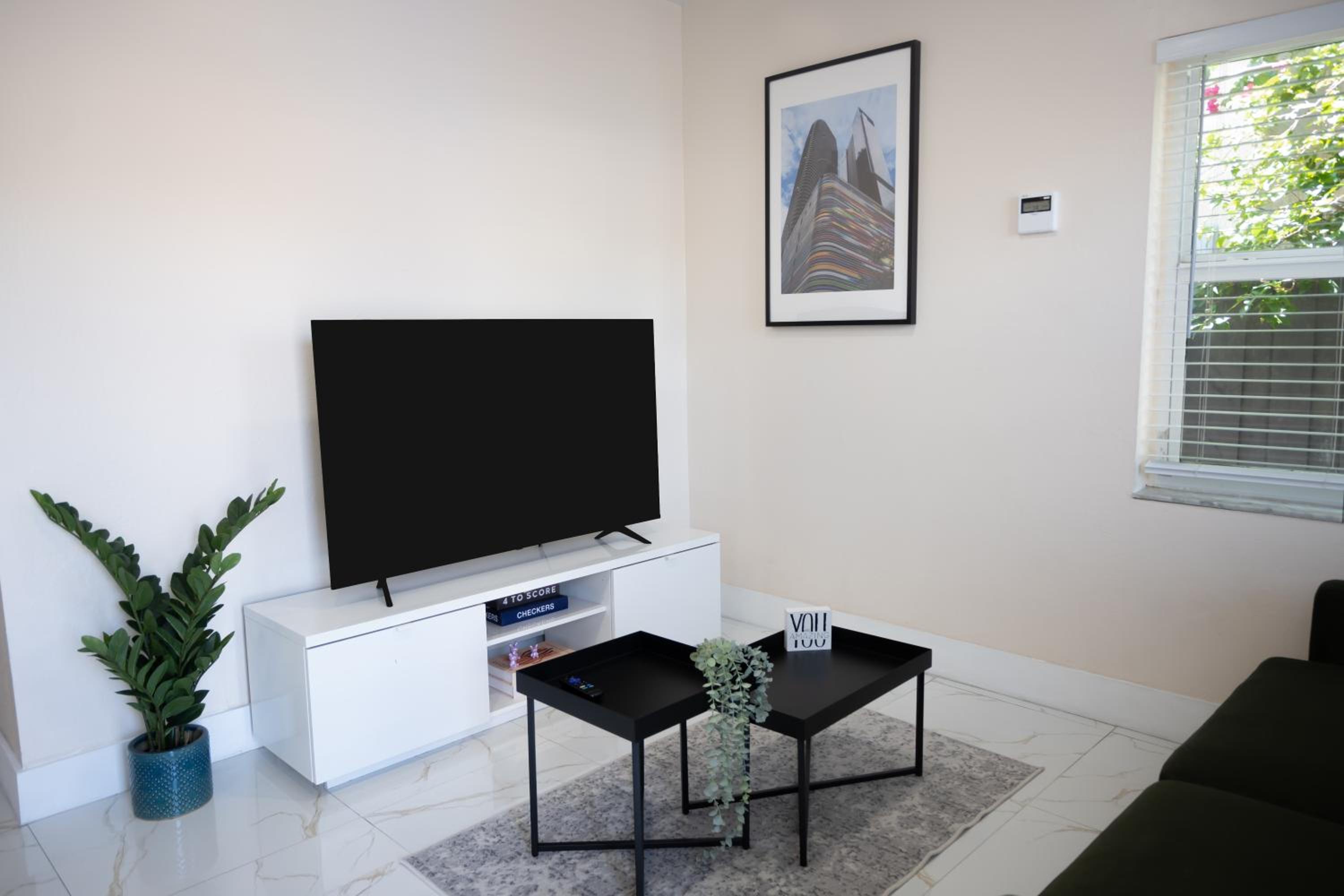 Two-Bedroom Deluxe Apartment photo 3