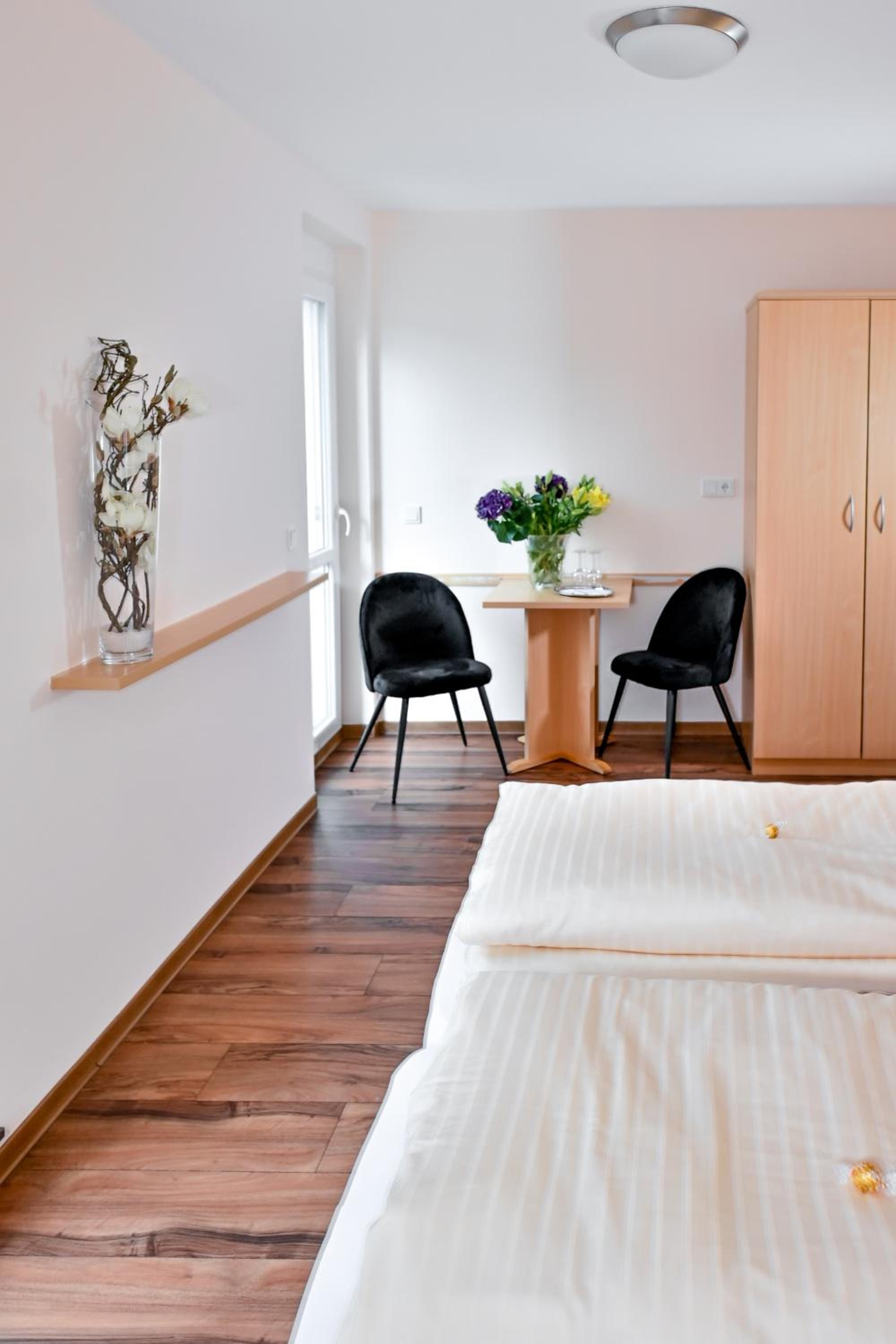 Deluxe Double Room with Balcony photo 3