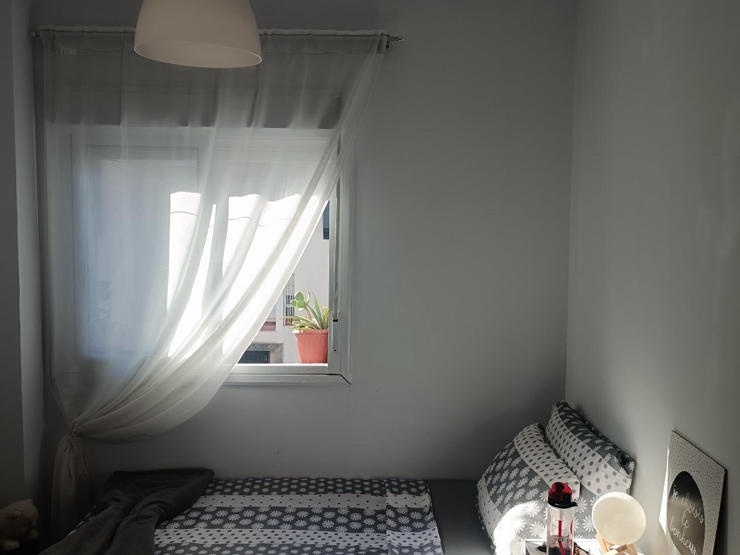 Single Room with Shared Bathroom photo 3
