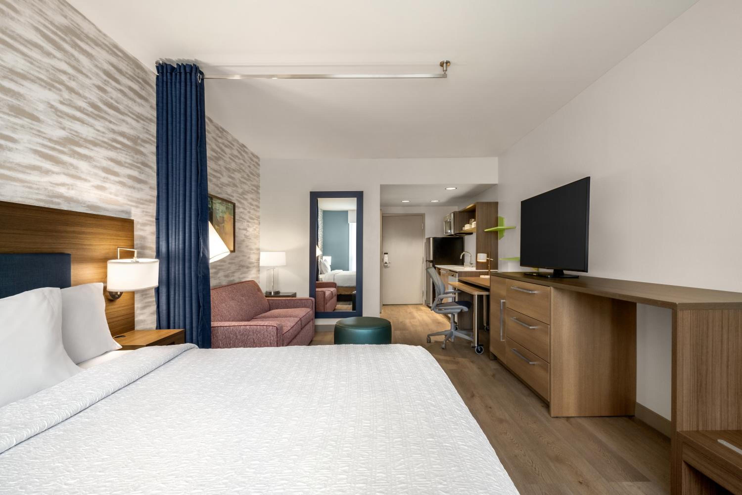 King Studio Suite - Photo 7