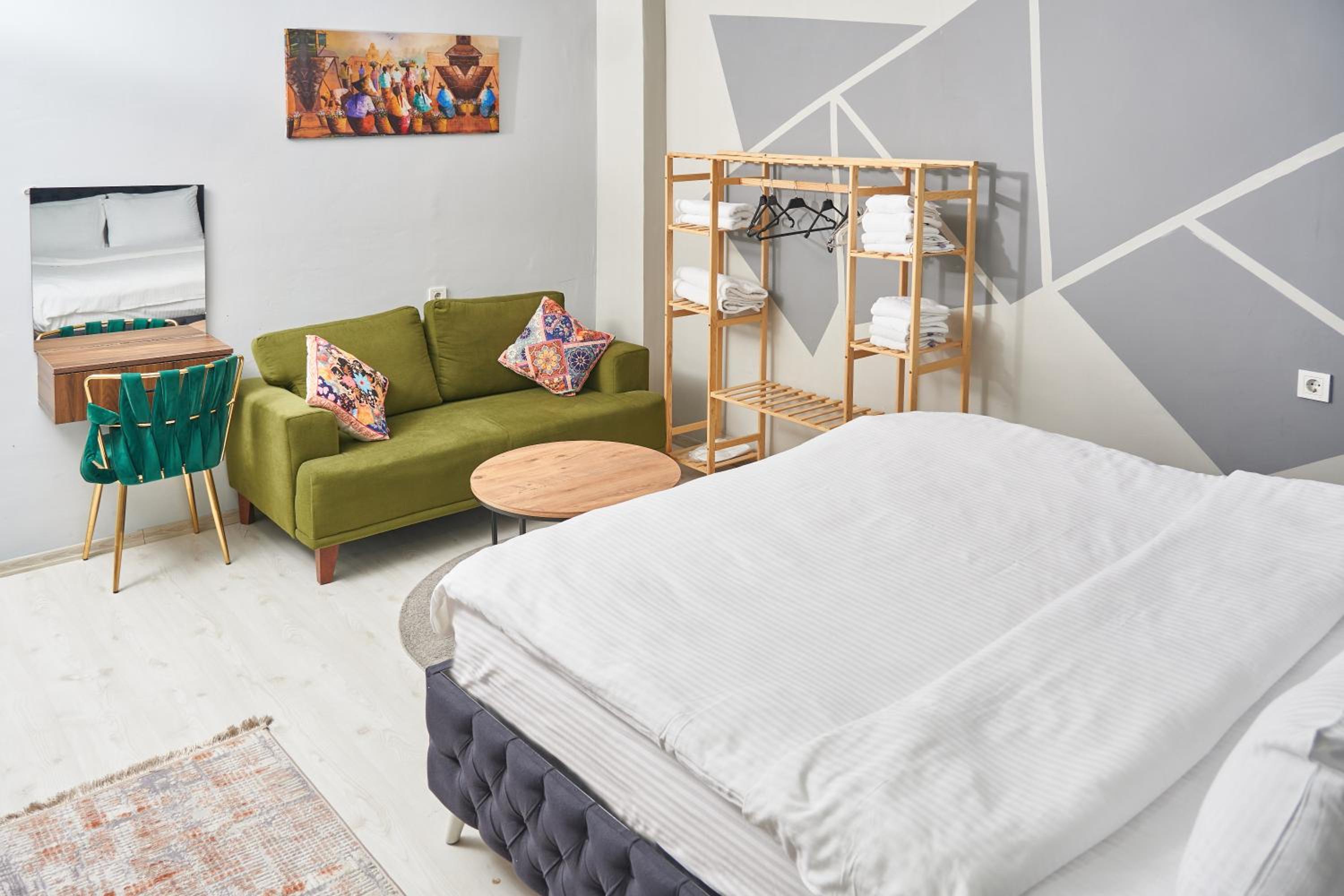 Deluxe Family Room photo 2