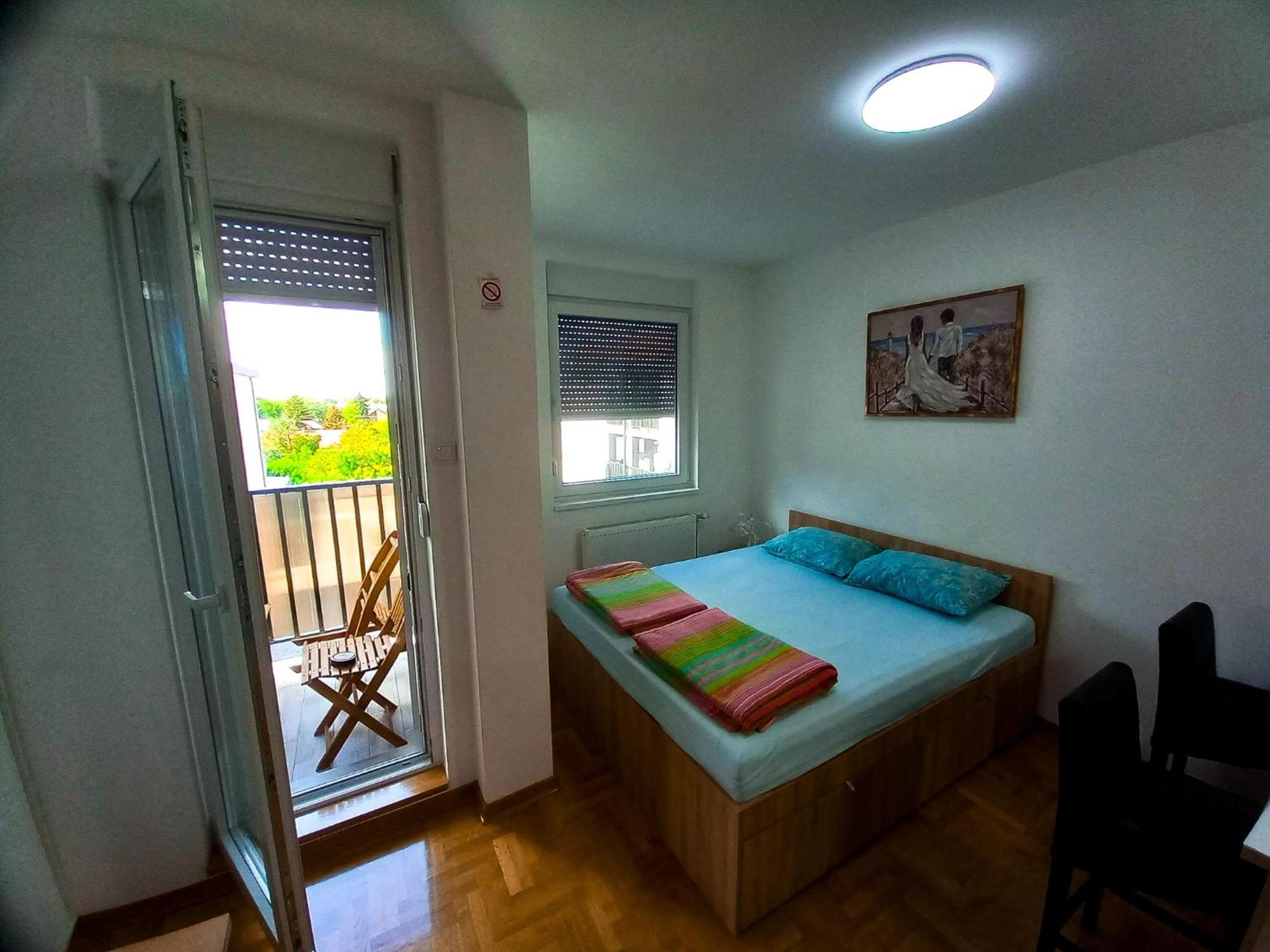 One-Bedroom Apartment photo 1