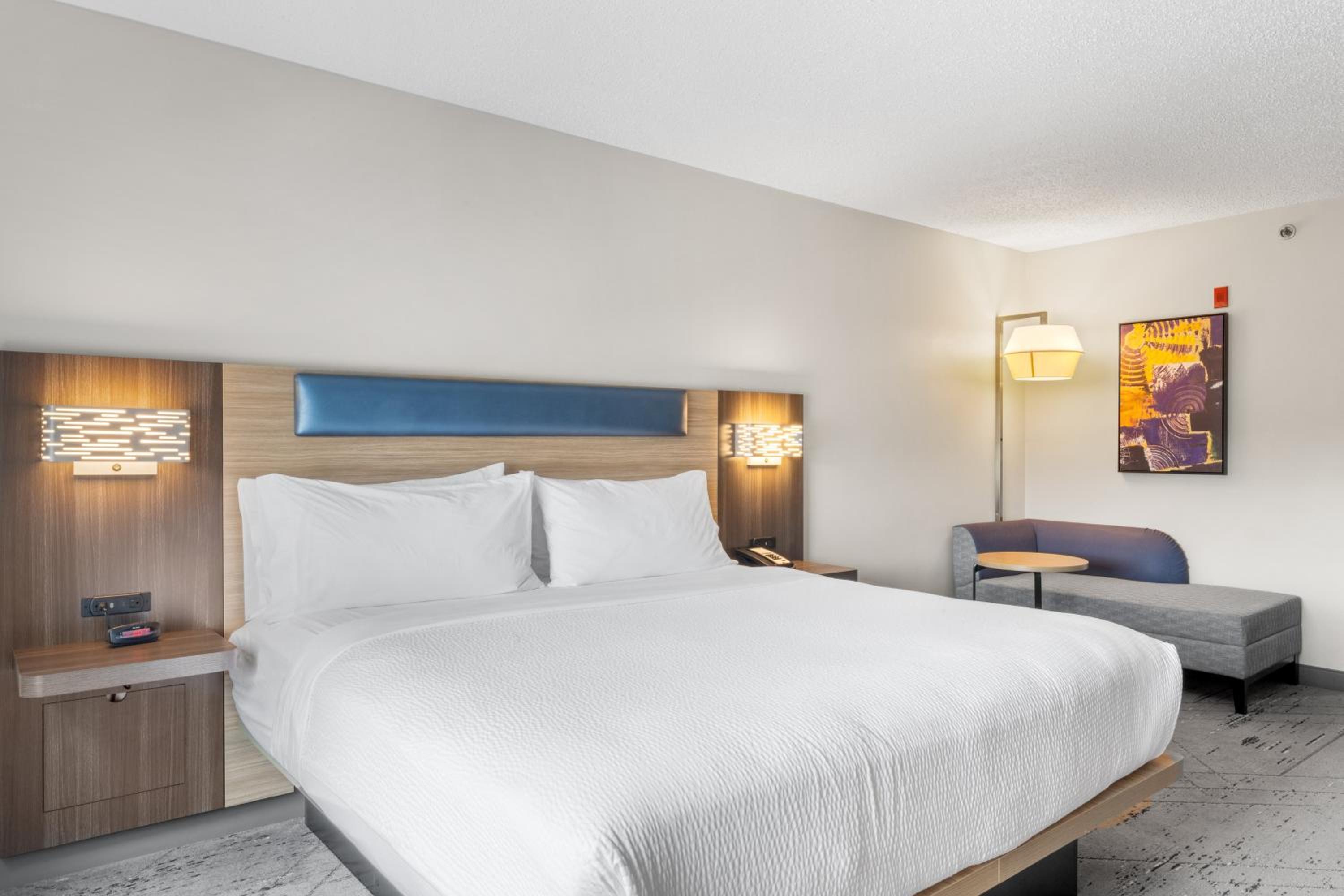 Standard King Room - Photo 2