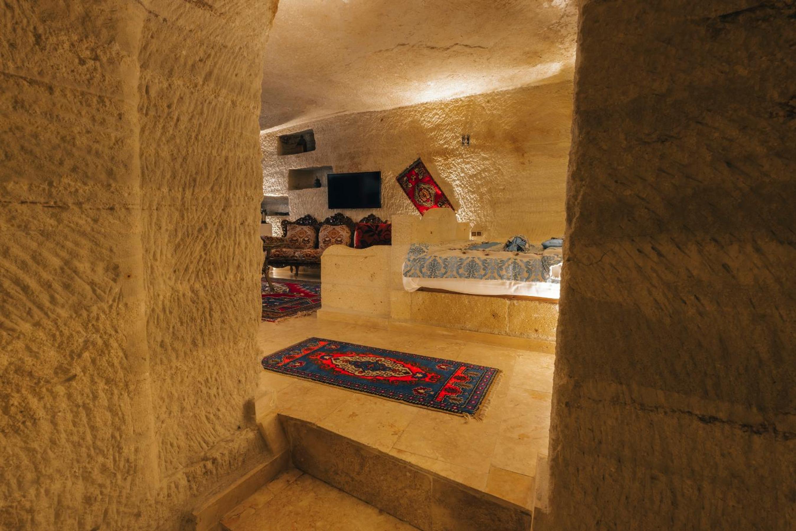 Deluxe Cave Room - Photo 45