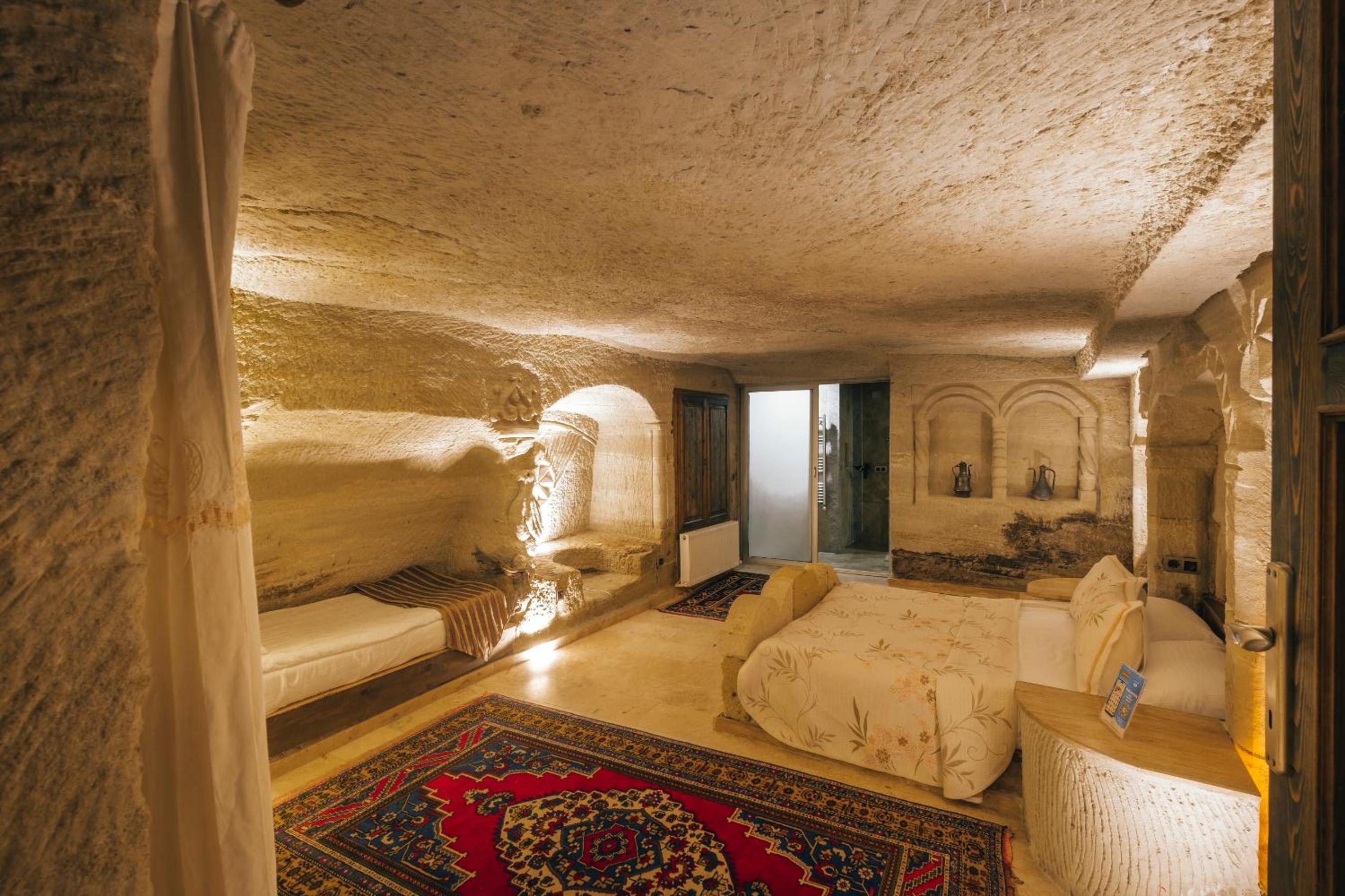 Deluxe Cave Room - Photo 1