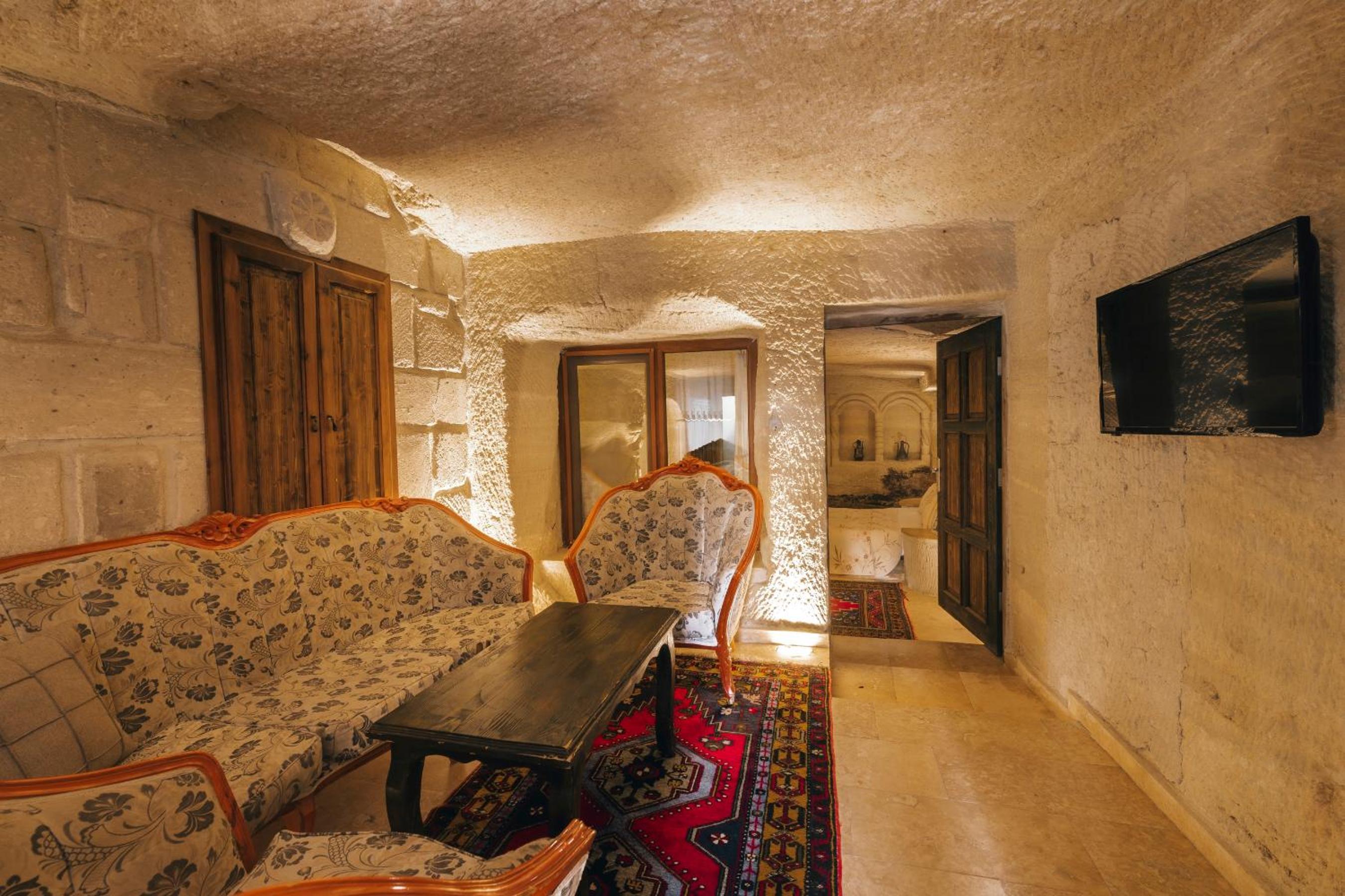 Deluxe Cave Room - Photo 34