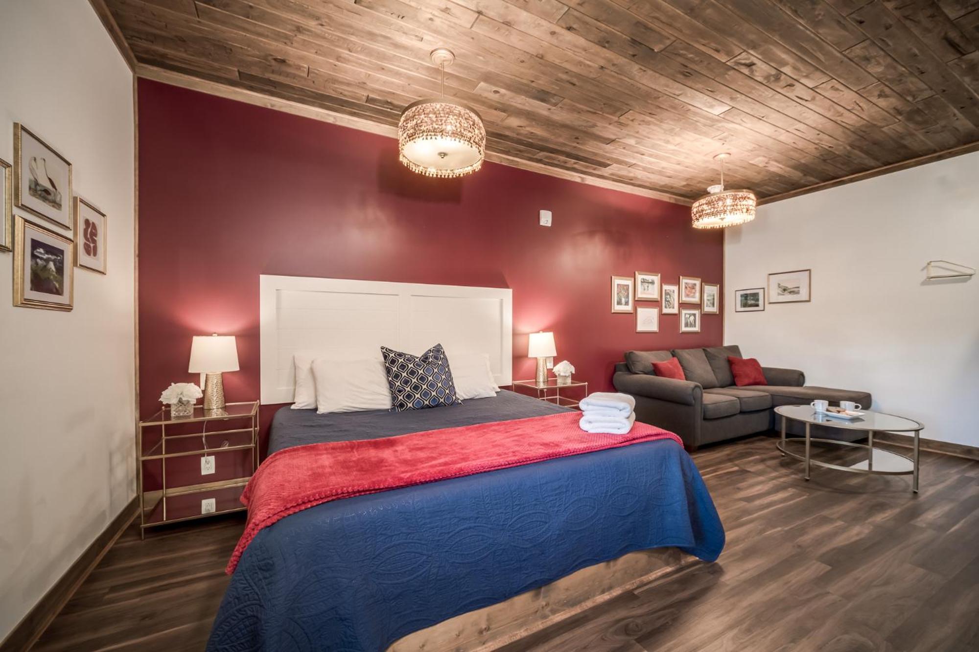 King Suite - Photo 1