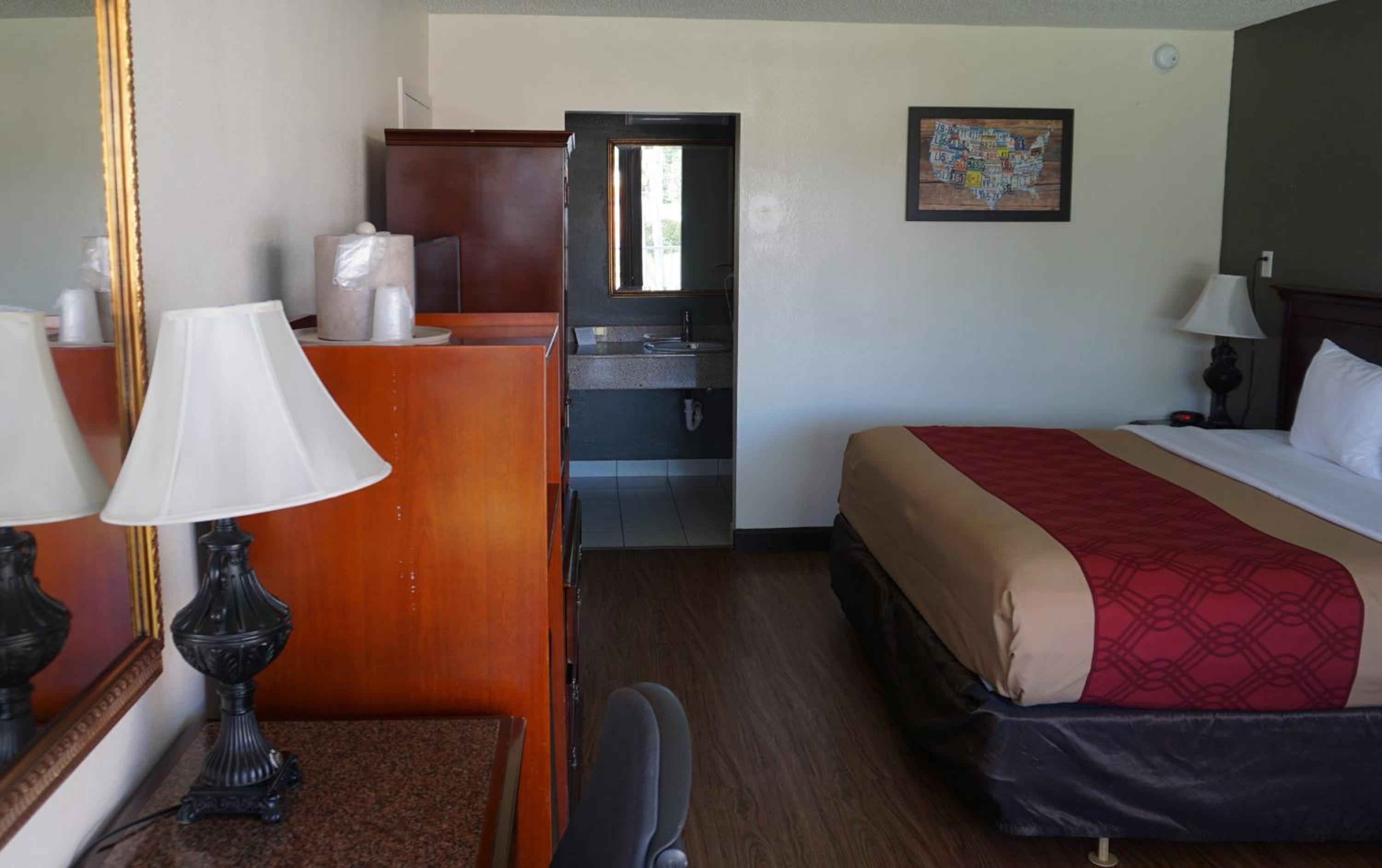 Standard King Room - Photo 2