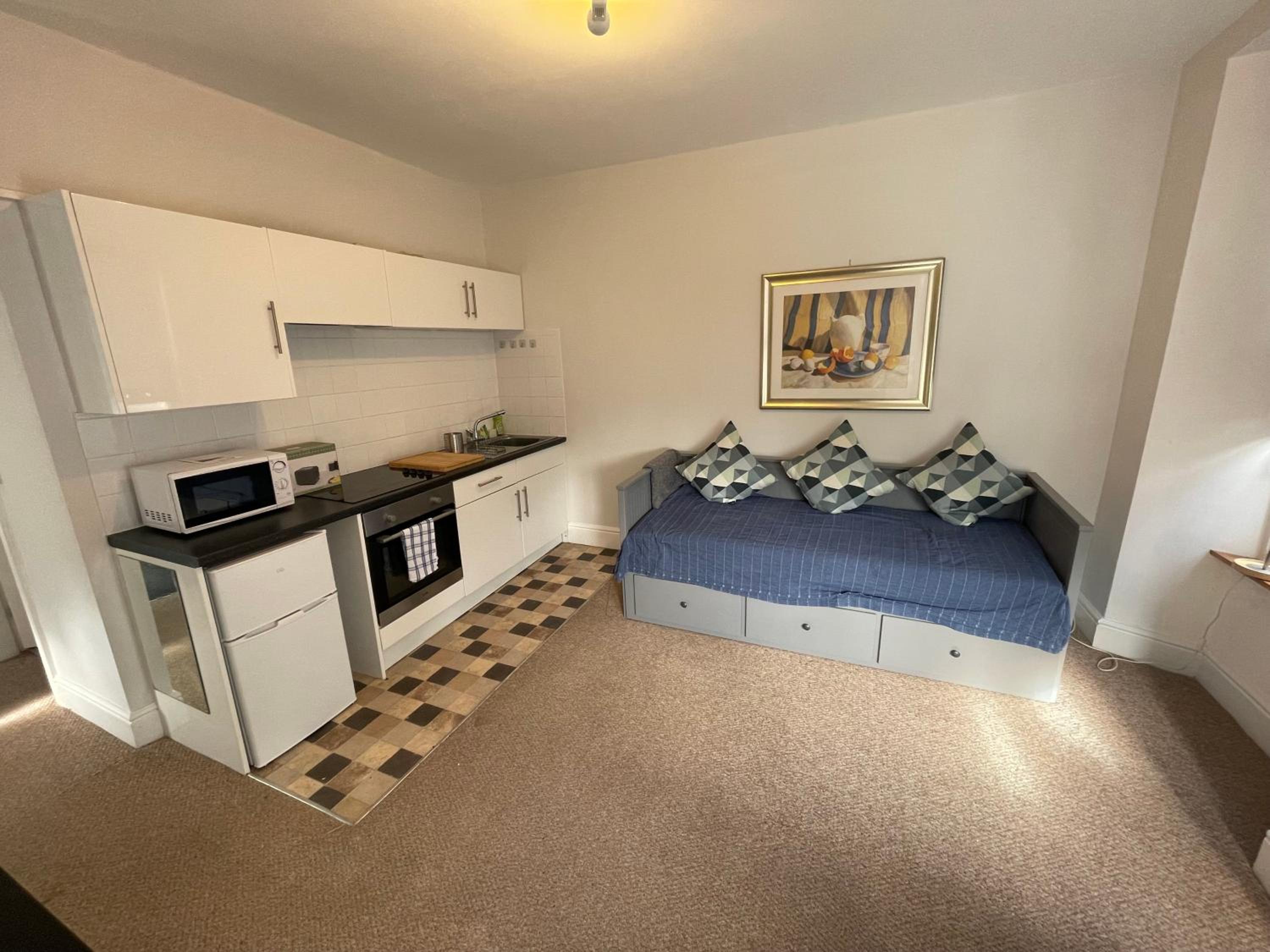 Studio Apartment photo 2