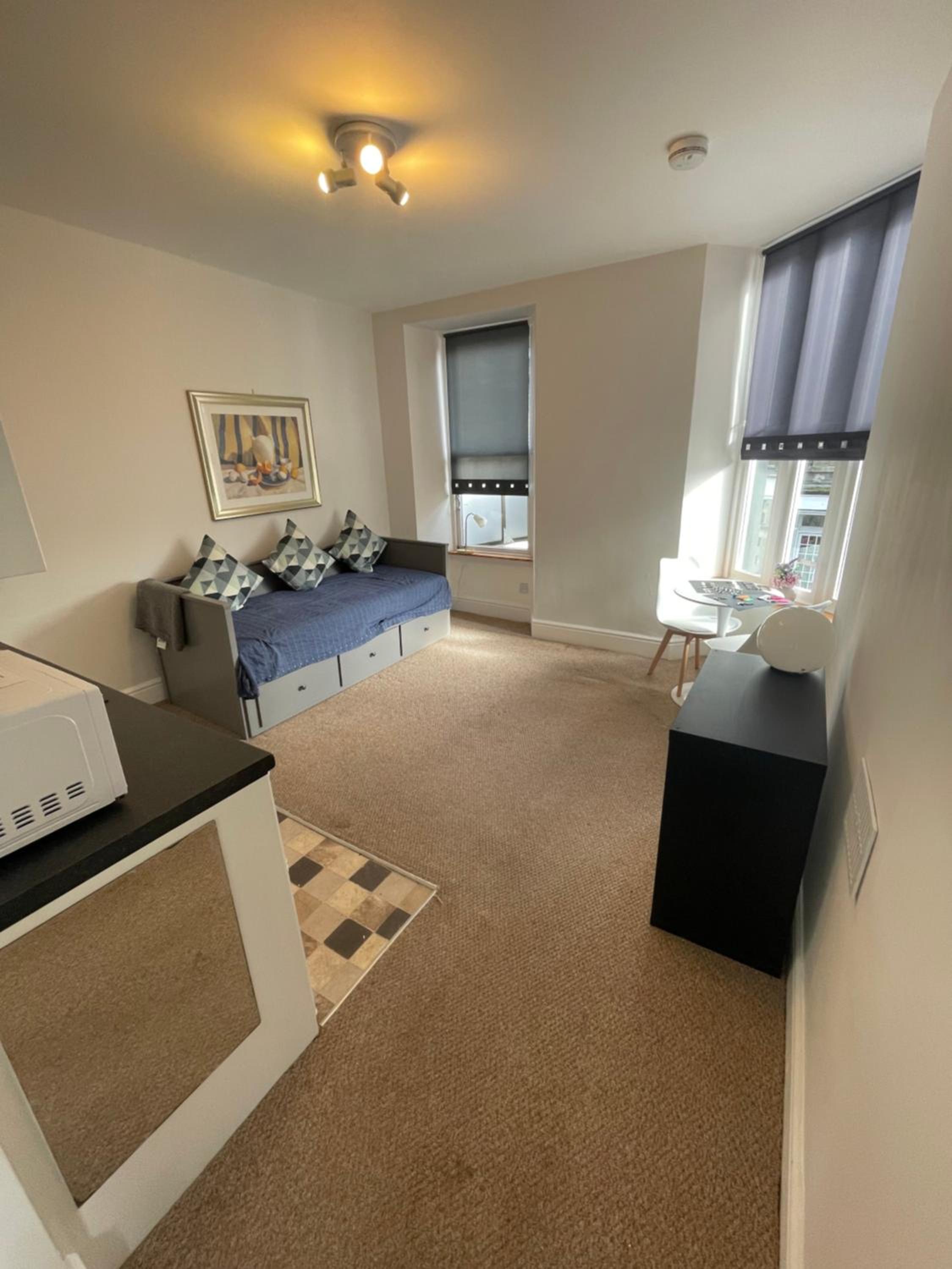 Studio Apartment photo 1